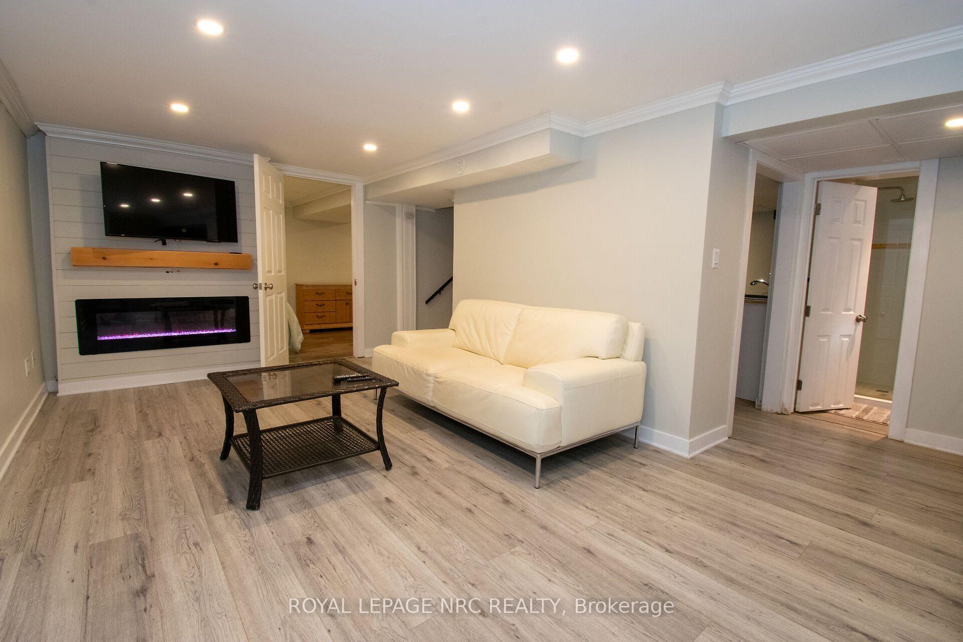 Photo 21 of 36 Maplewood Drive, St. Catharines, Vine/Linwell — HOMEH