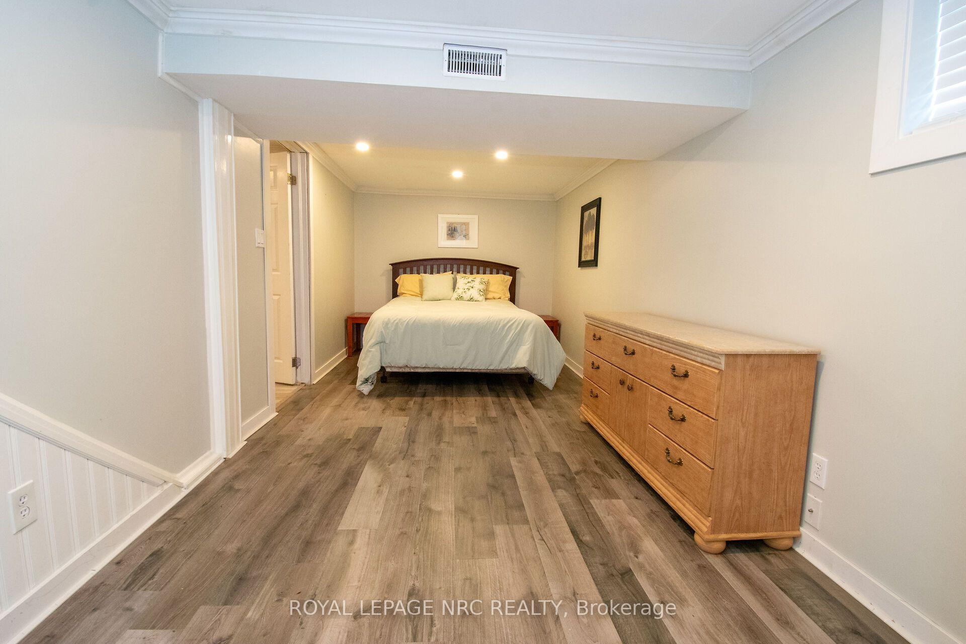 Photo 24 of 36 Maplewood Drive, St. Catharines, Vine/Linwell — HOMEH