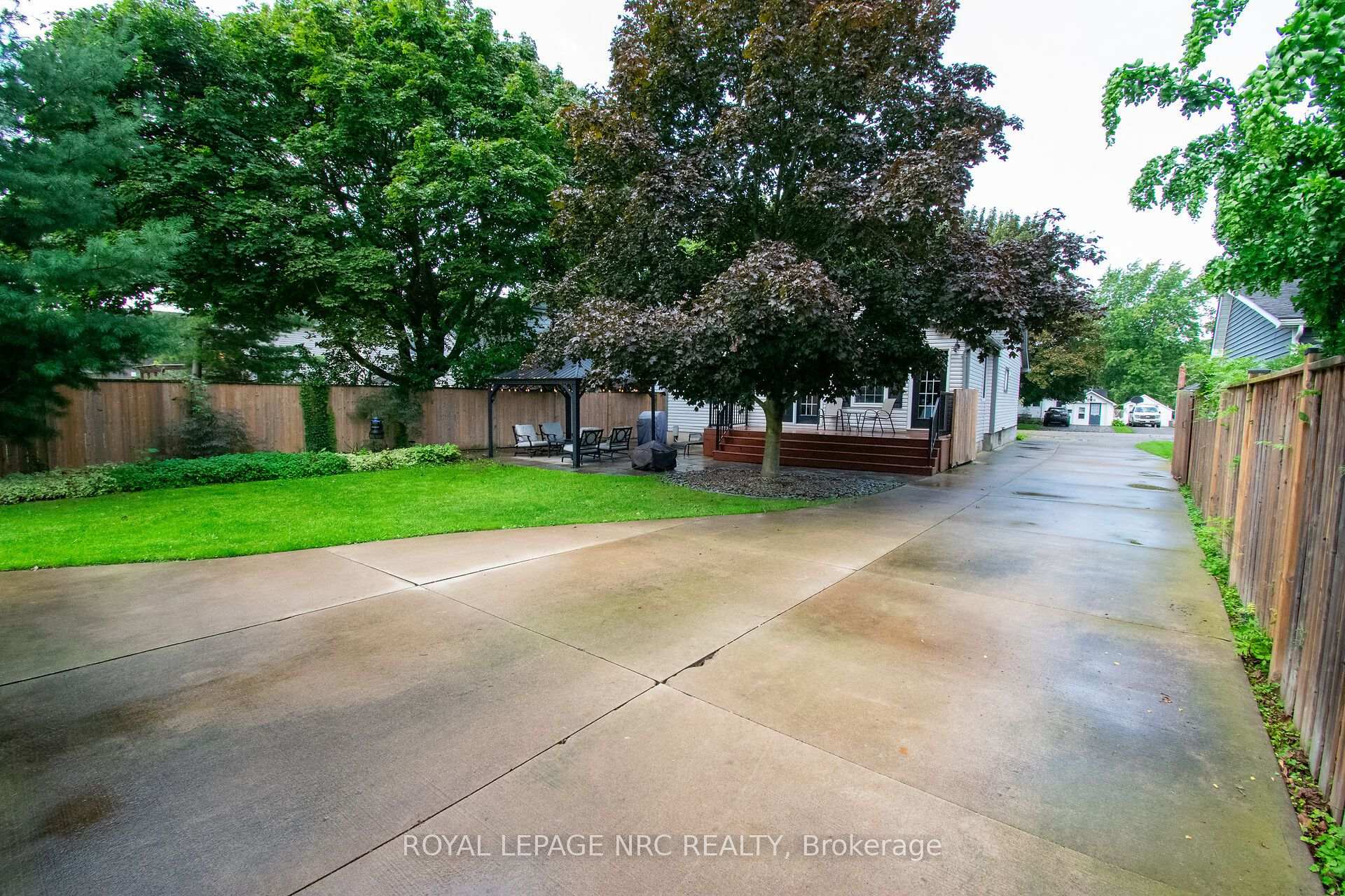 Photo 39 of 36 Maplewood Drive, St. Catharines, Vine/Linwell — HOMEH