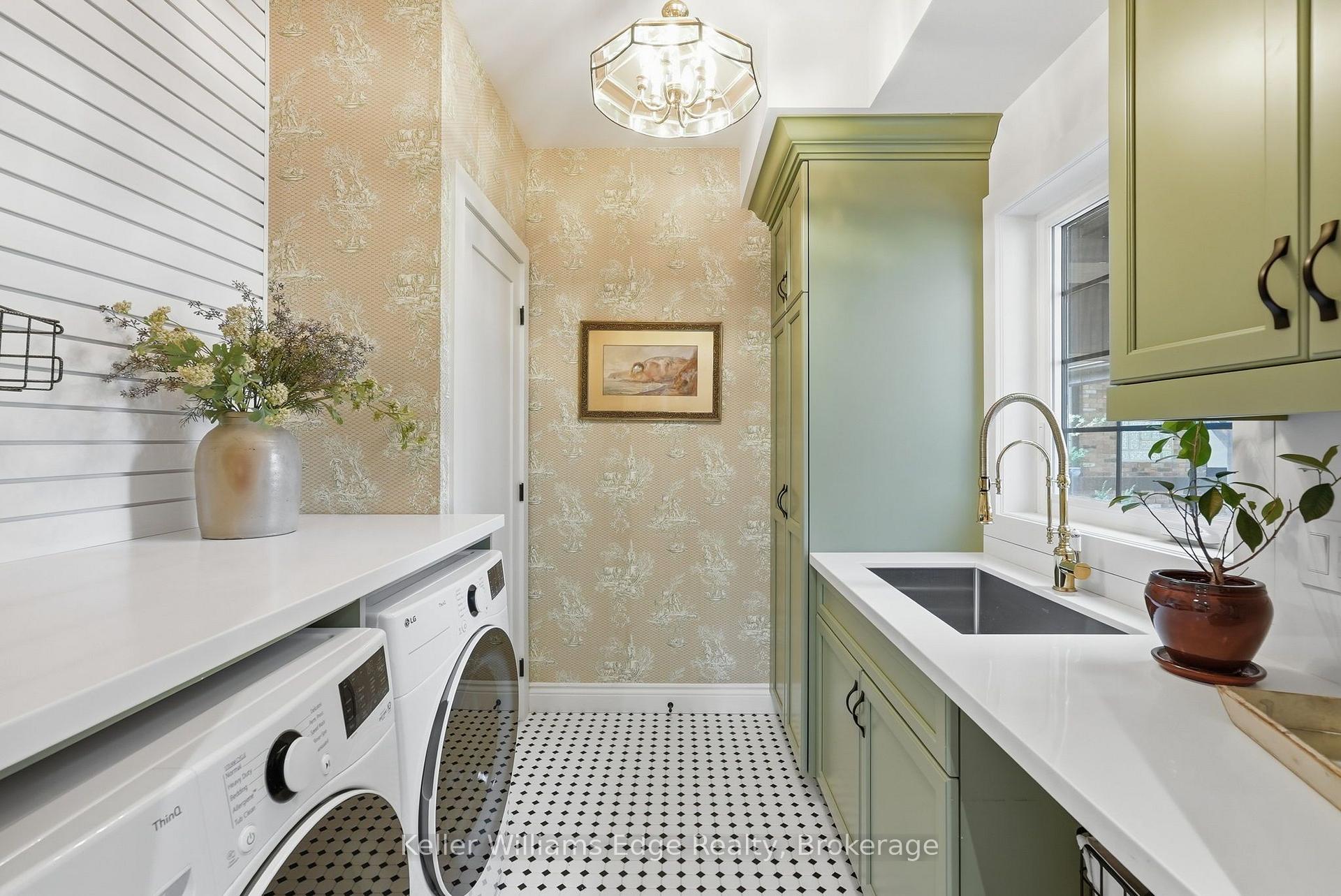 Photo 19 of 97 Glancaster Road, Hamilton, Ancaster — HOMEH