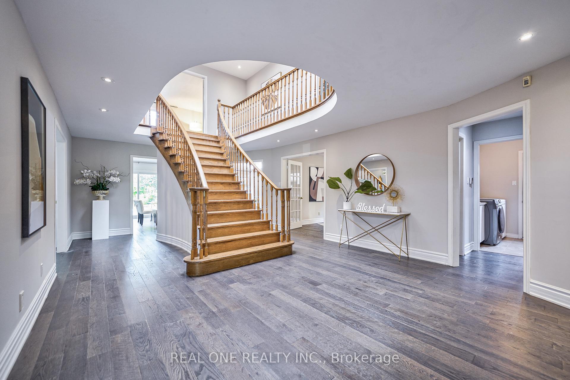 Photo 3 of 1321 Monks Passage, Oakville, Glen Abbey — HOMEH