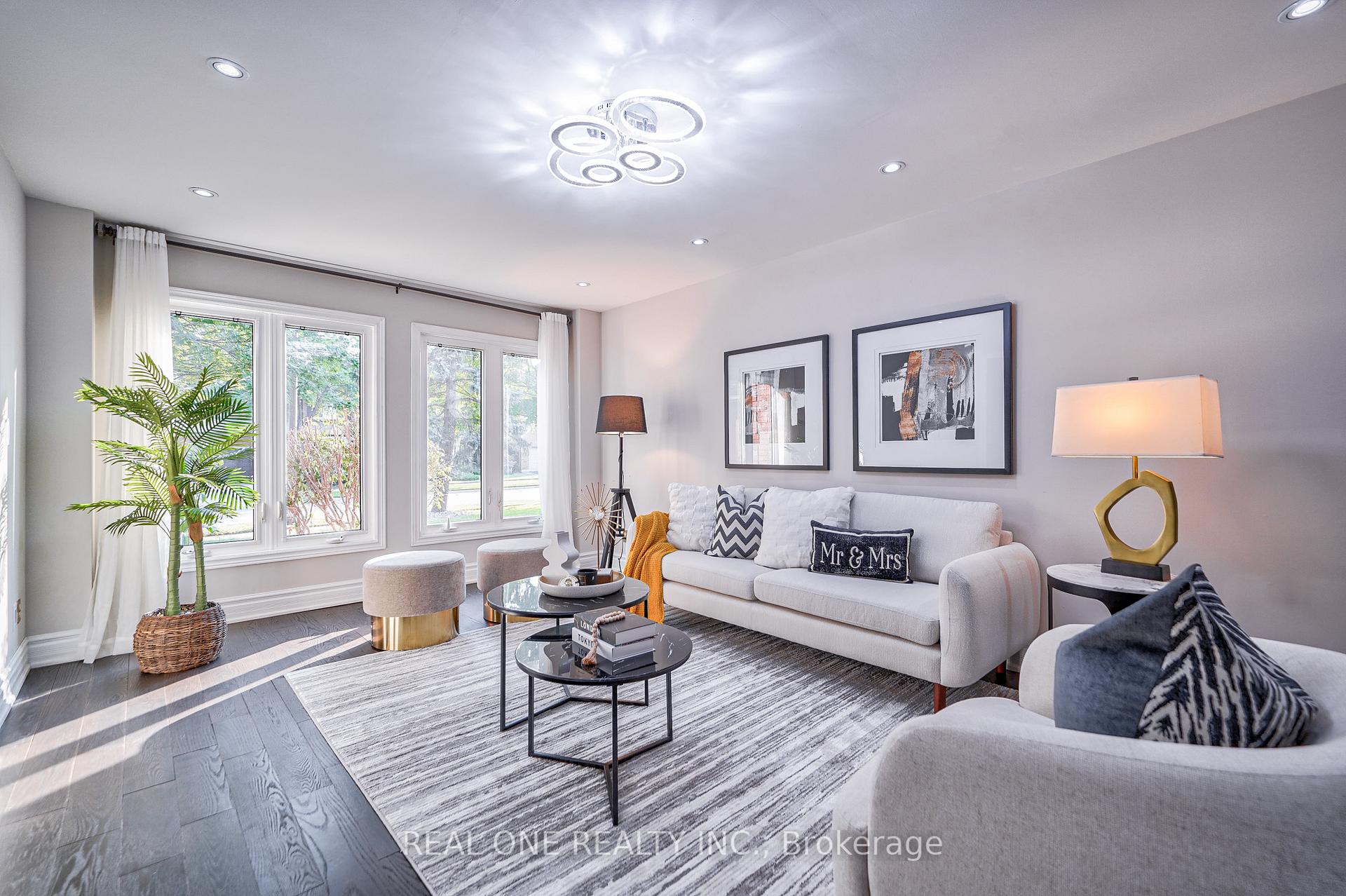 Photo 5 of 1321 Monks Passage, Oakville, Glen Abbey — HOMEH