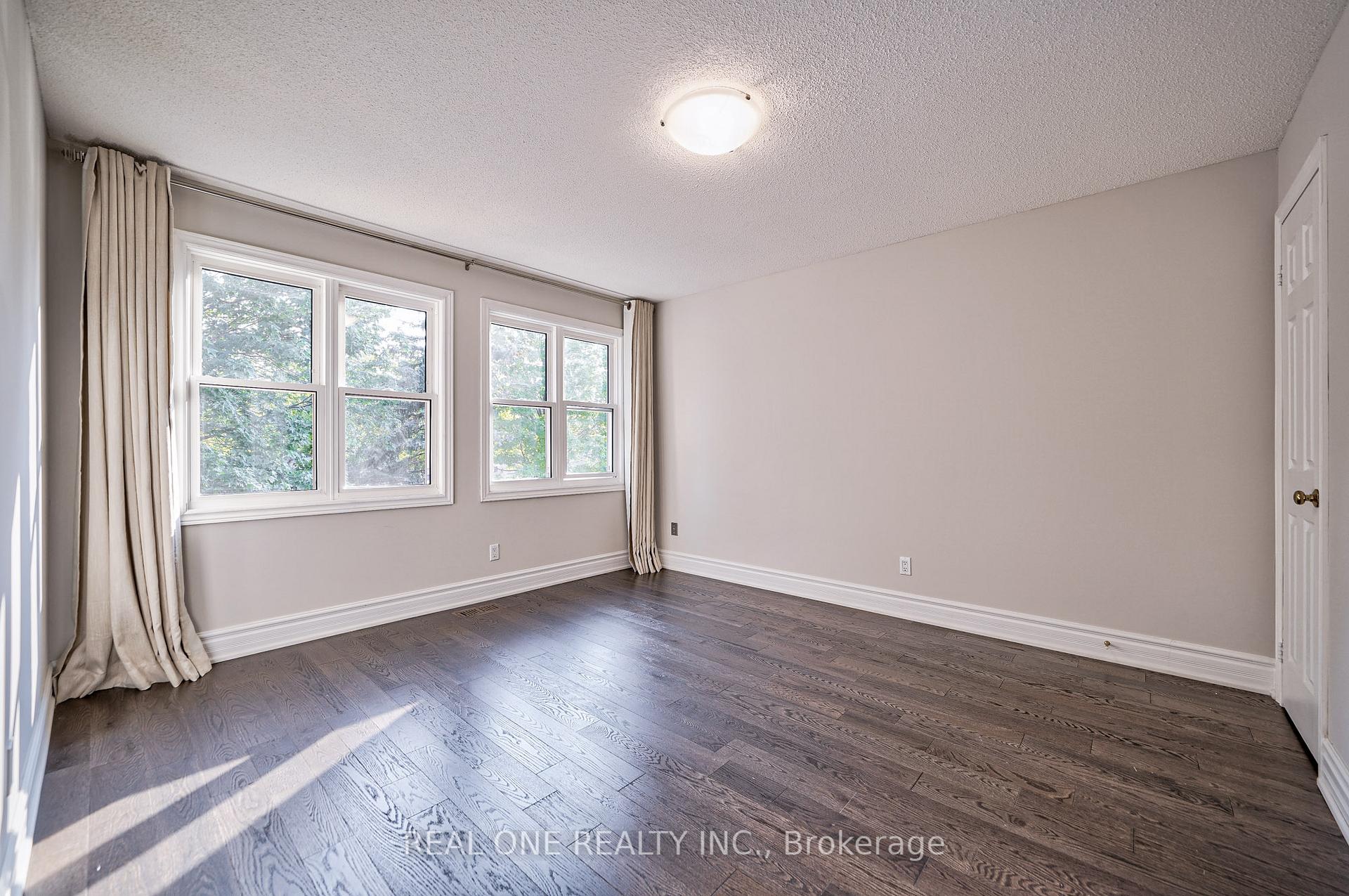 Photo 31 of 1321 Monks Passage, Oakville, Glen Abbey — HOMEH