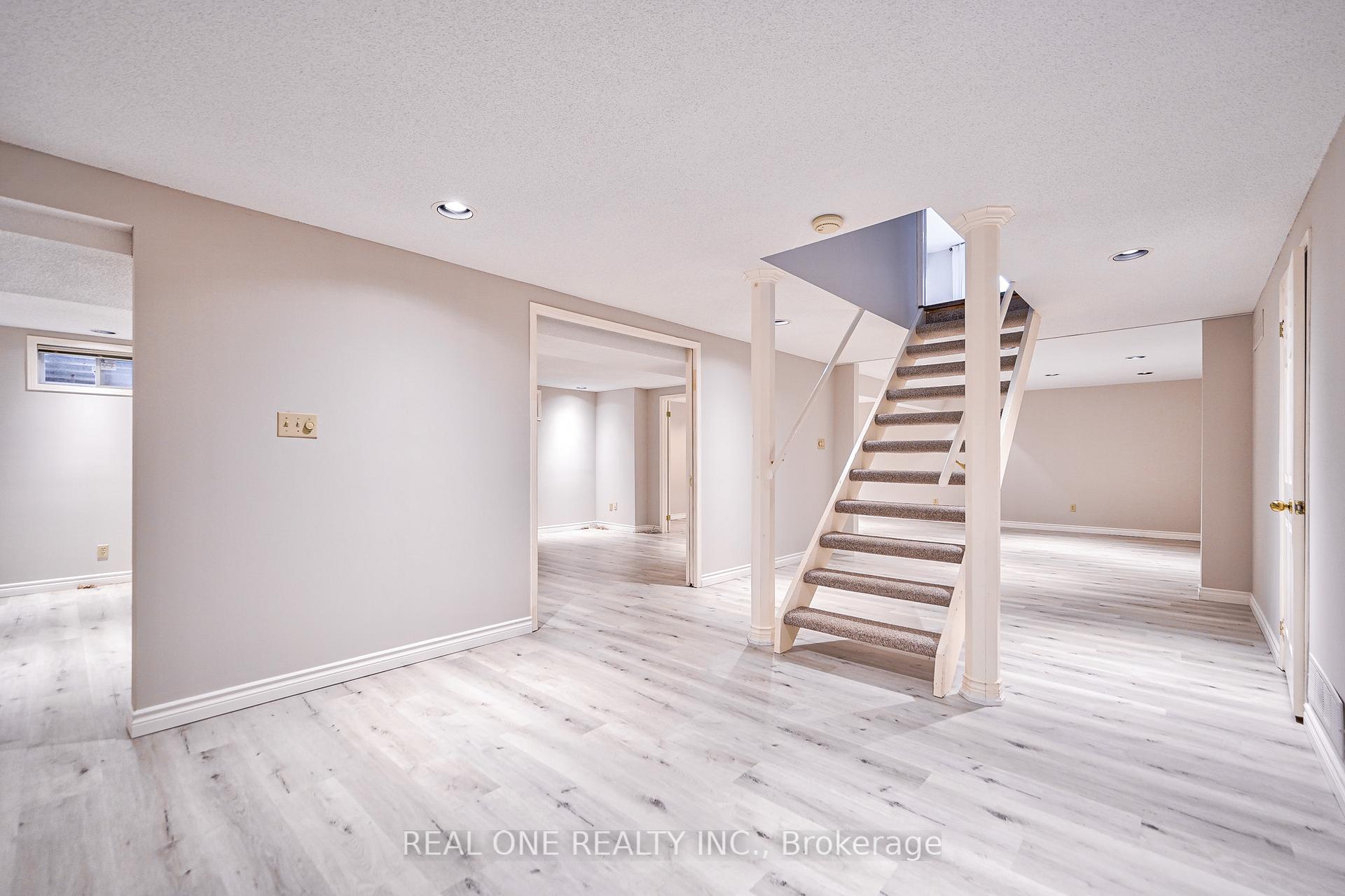 Photo 37 of 1321 Monks Passage, Oakville, Glen Abbey — HOMEH
