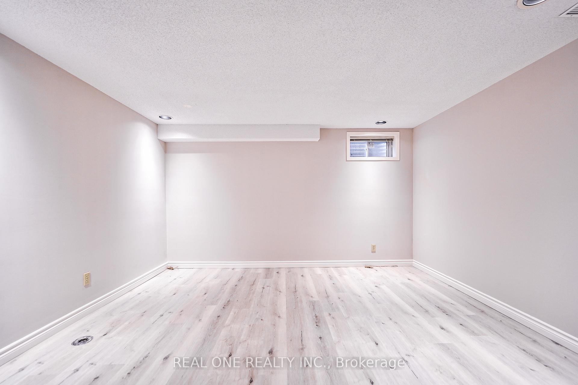 Photo 42 of 1321 Monks Passage, Oakville, Glen Abbey — HOMEH