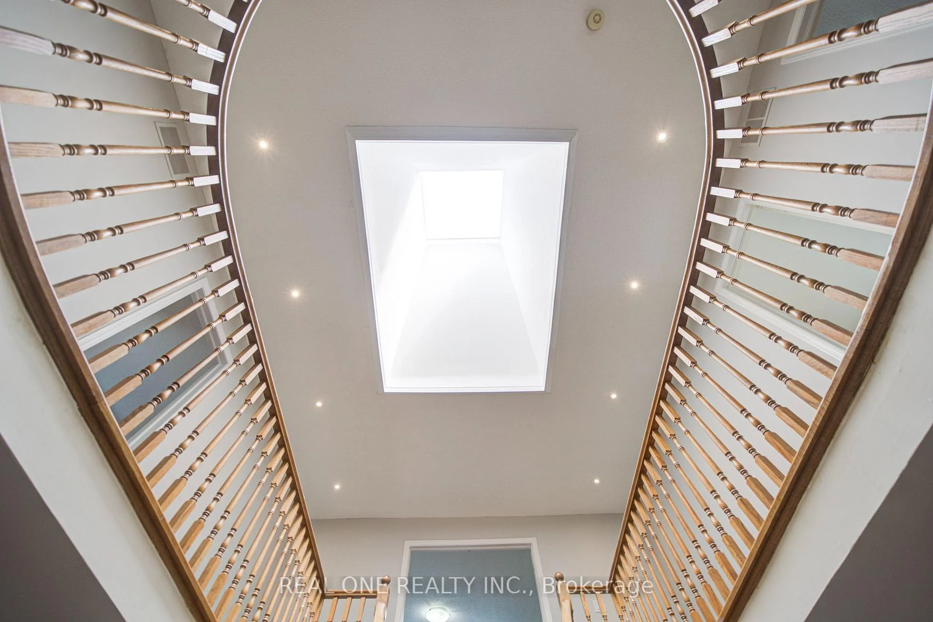 Photo 24 of 1321 Monks Passage, Oakville, Glen Abbey — HOMEH