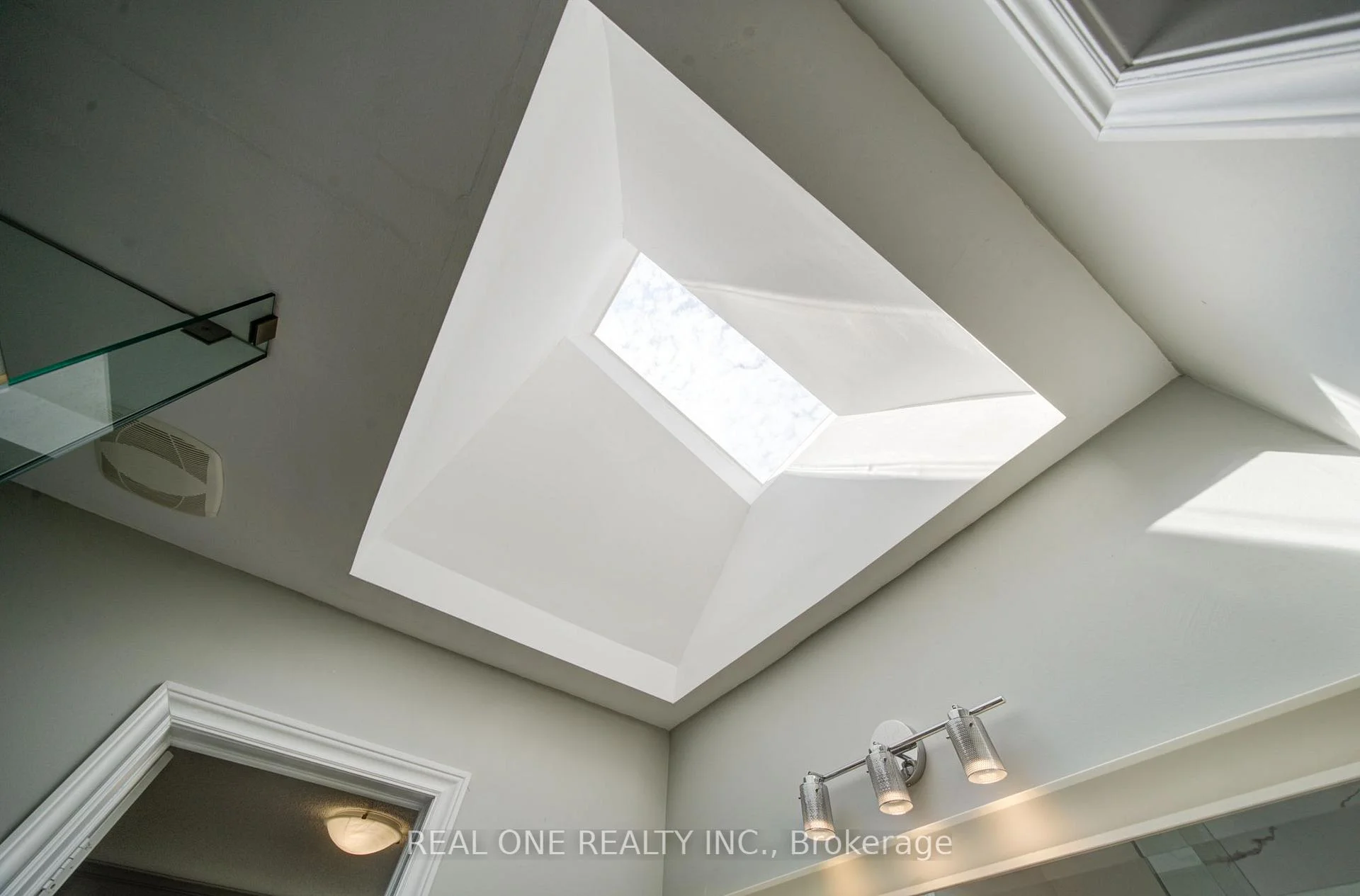 Photo 25 of 1321 Monks Passage, Oakville, Glen Abbey — HOMEH