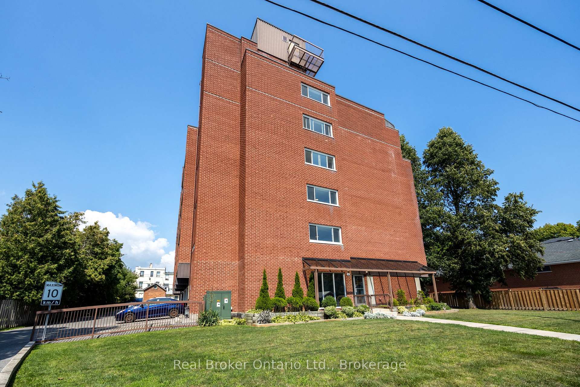 Photo 1 of Unit 504, 144 Queen Street, Clarington, Bowmanville — HOMEH