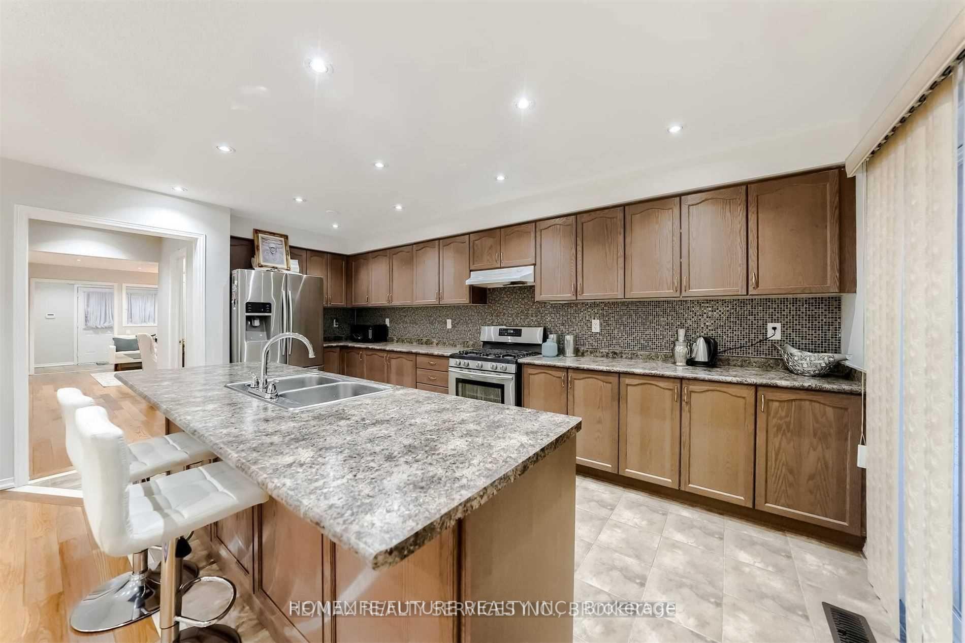 Photo 6 of 24 Oklahoma Drive, Brampton, Bram East — HOMEH