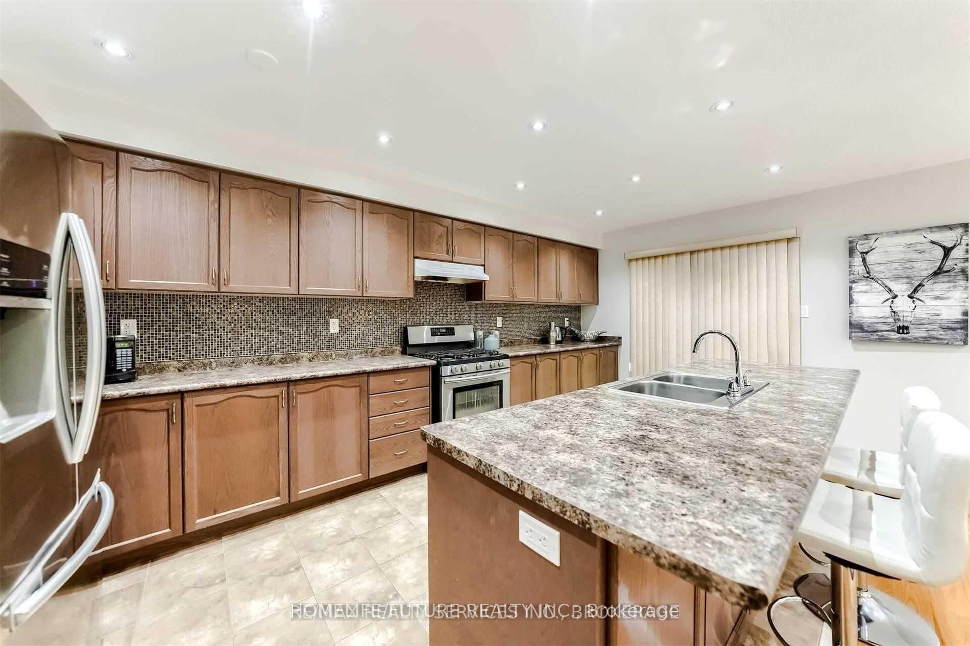 Photo 7 of 24 Oklahoma Drive, Brampton, Bram East — HOMEH