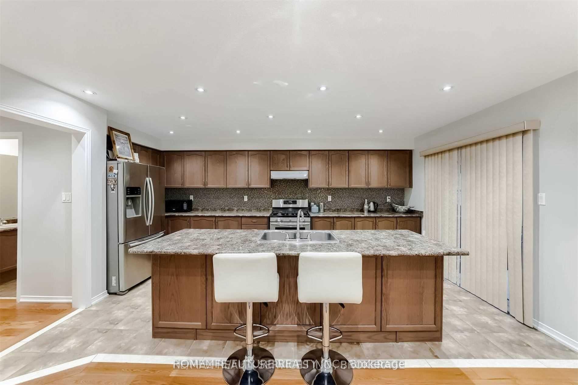 Photo 8 of 24 Oklahoma Drive, Brampton, Bram East — HOMEH