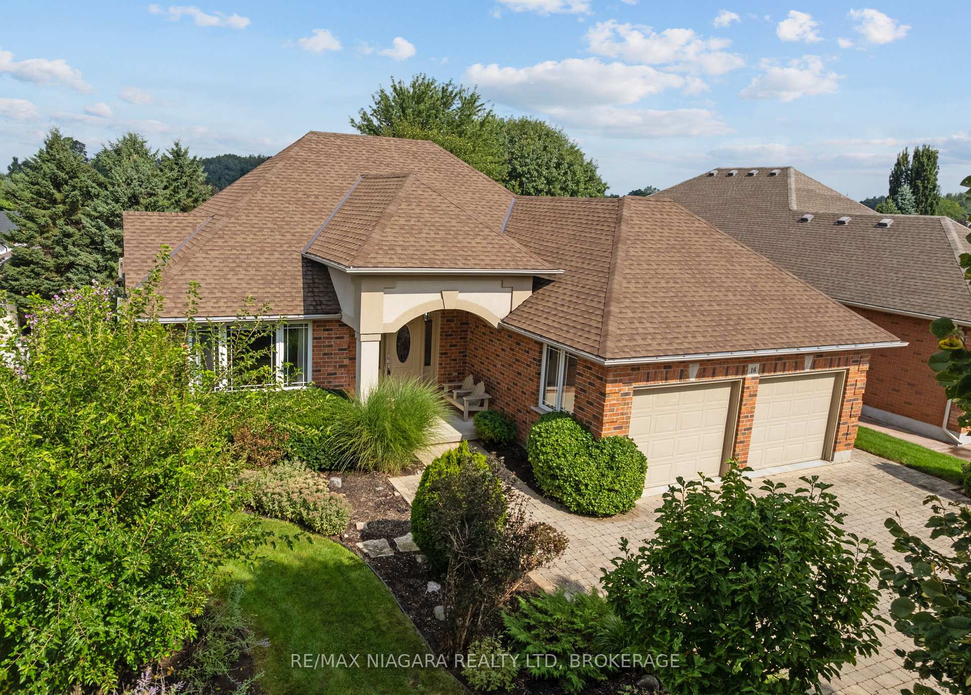 Photo 1 of 16 Cherry Ridge Boulevard, Pelham, Fenwick — HOMEH