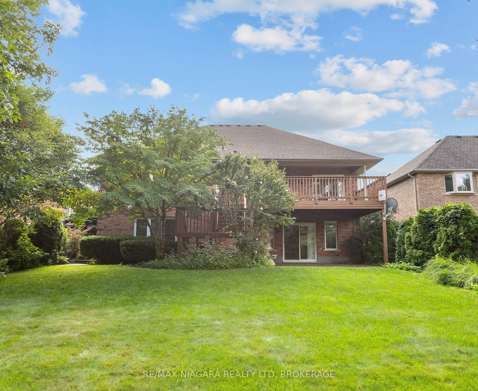 Photo 3 of 16 Cherry Ridge Boulevard, Pelham, Fenwick — HOMEH