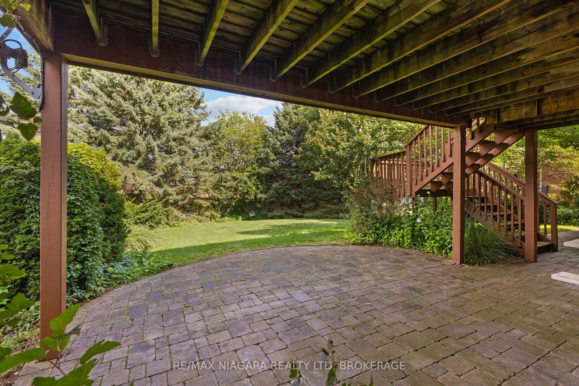 Photo 5 of 16 Cherry Ridge Boulevard, Pelham, Fenwick — HOMEH