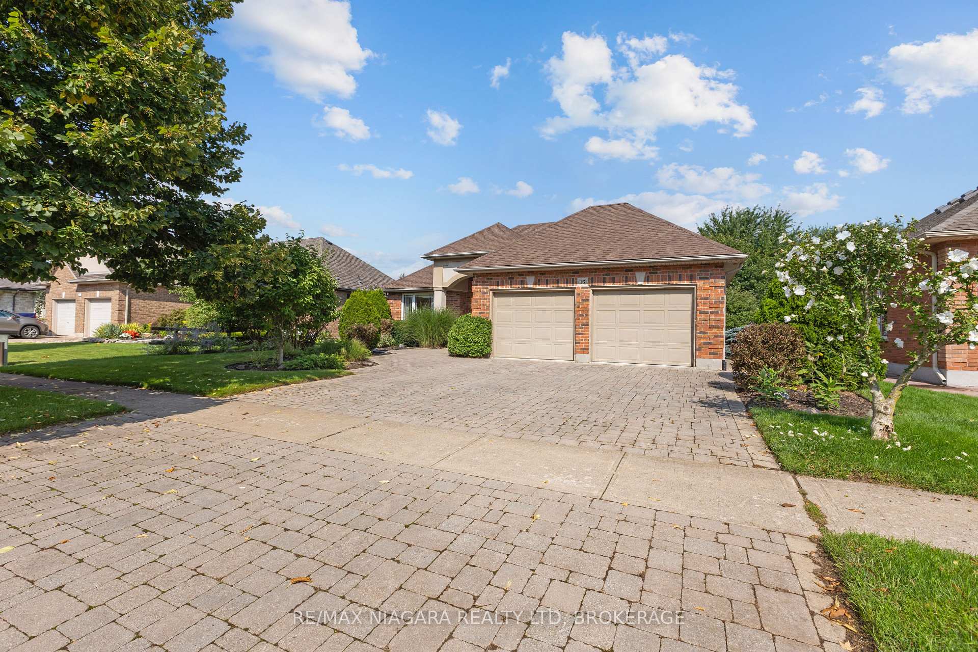 Photo 9 of 16 Cherry Ridge Boulevard, Pelham, Fenwick — HOMEH