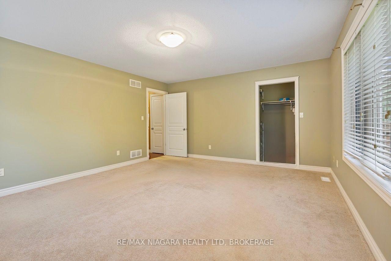 Photo 17 of 16 Cherry Ridge Boulevard, Pelham, Fenwick — HOMEH