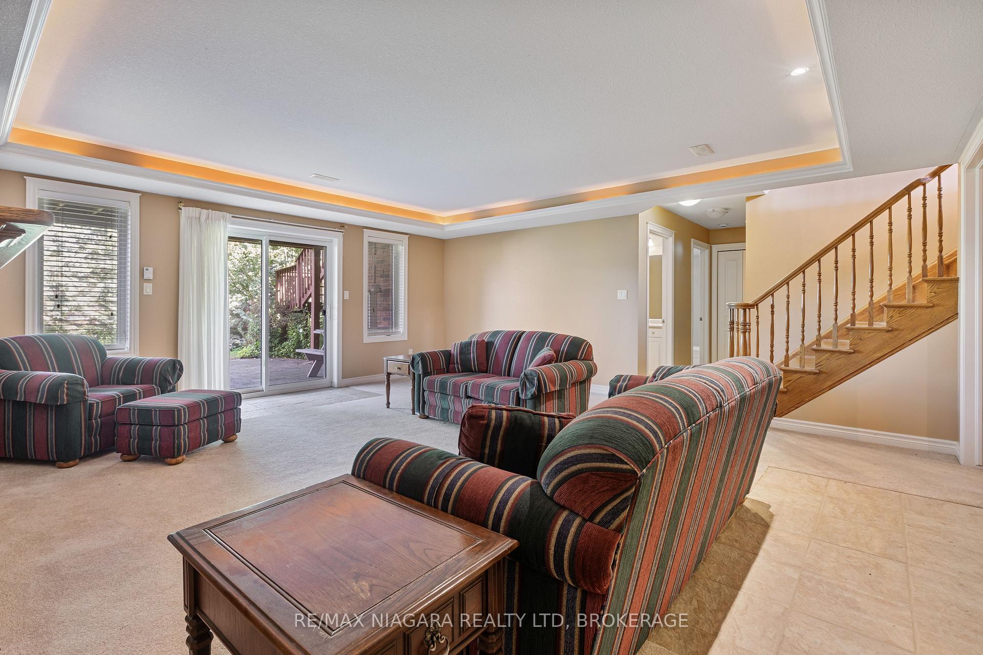 Photo 21 of 16 Cherry Ridge Boulevard, Pelham, Fenwick — HOMEH