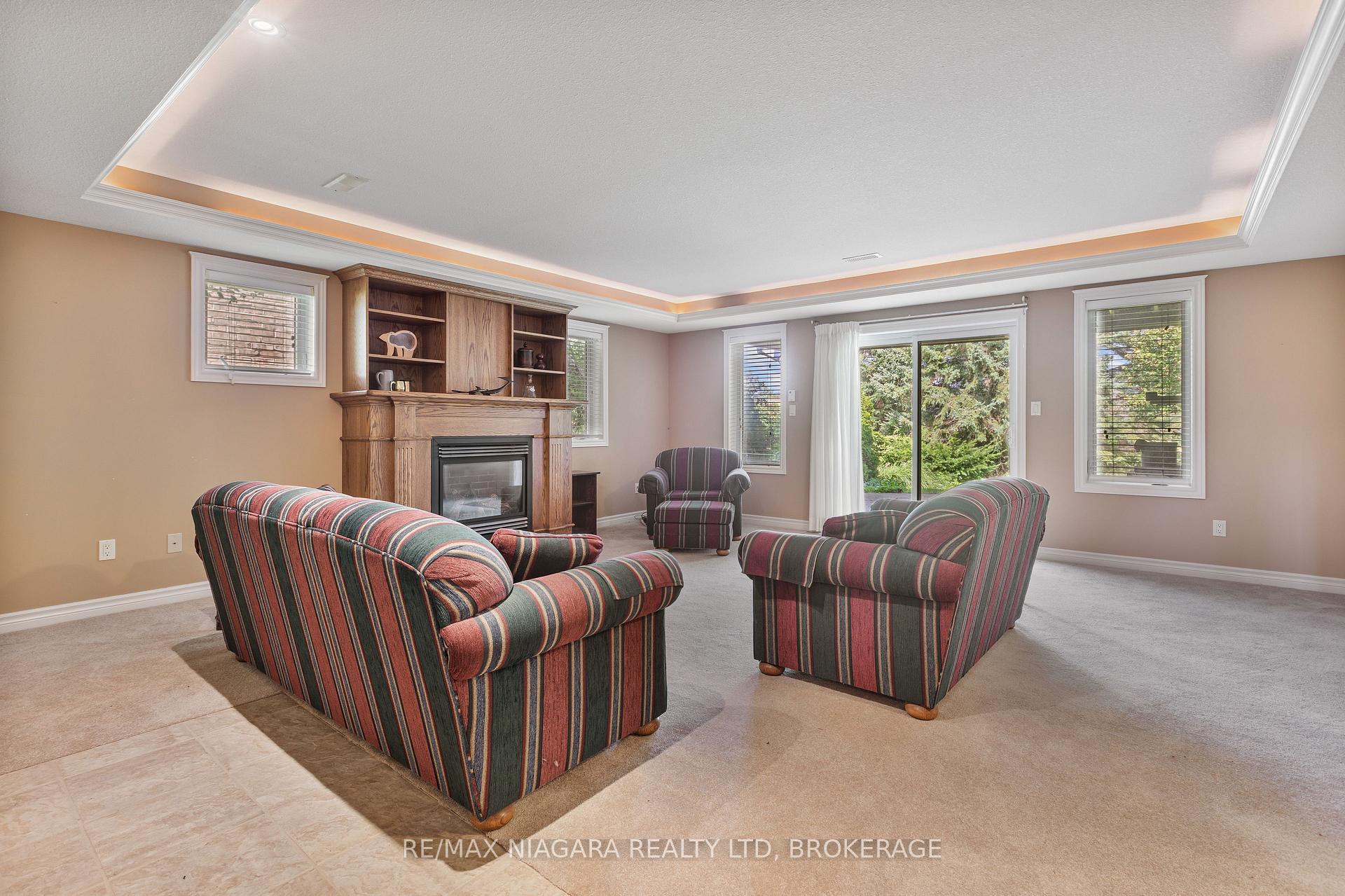Photo 23 of 16 Cherry Ridge Boulevard, Pelham, Fenwick — HOMEH