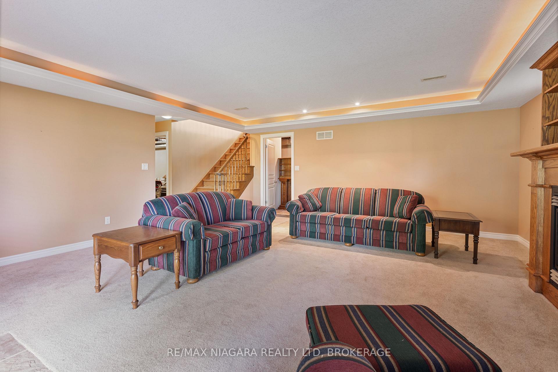Photo 24 of 16 Cherry Ridge Boulevard, Pelham, Fenwick — HOMEH