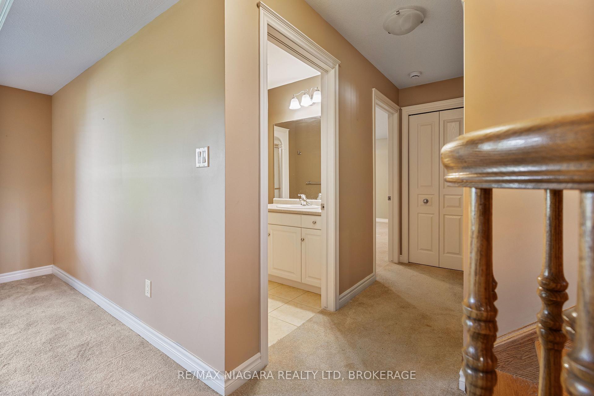 Photo 25 of 16 Cherry Ridge Boulevard, Pelham, Fenwick — HOMEH