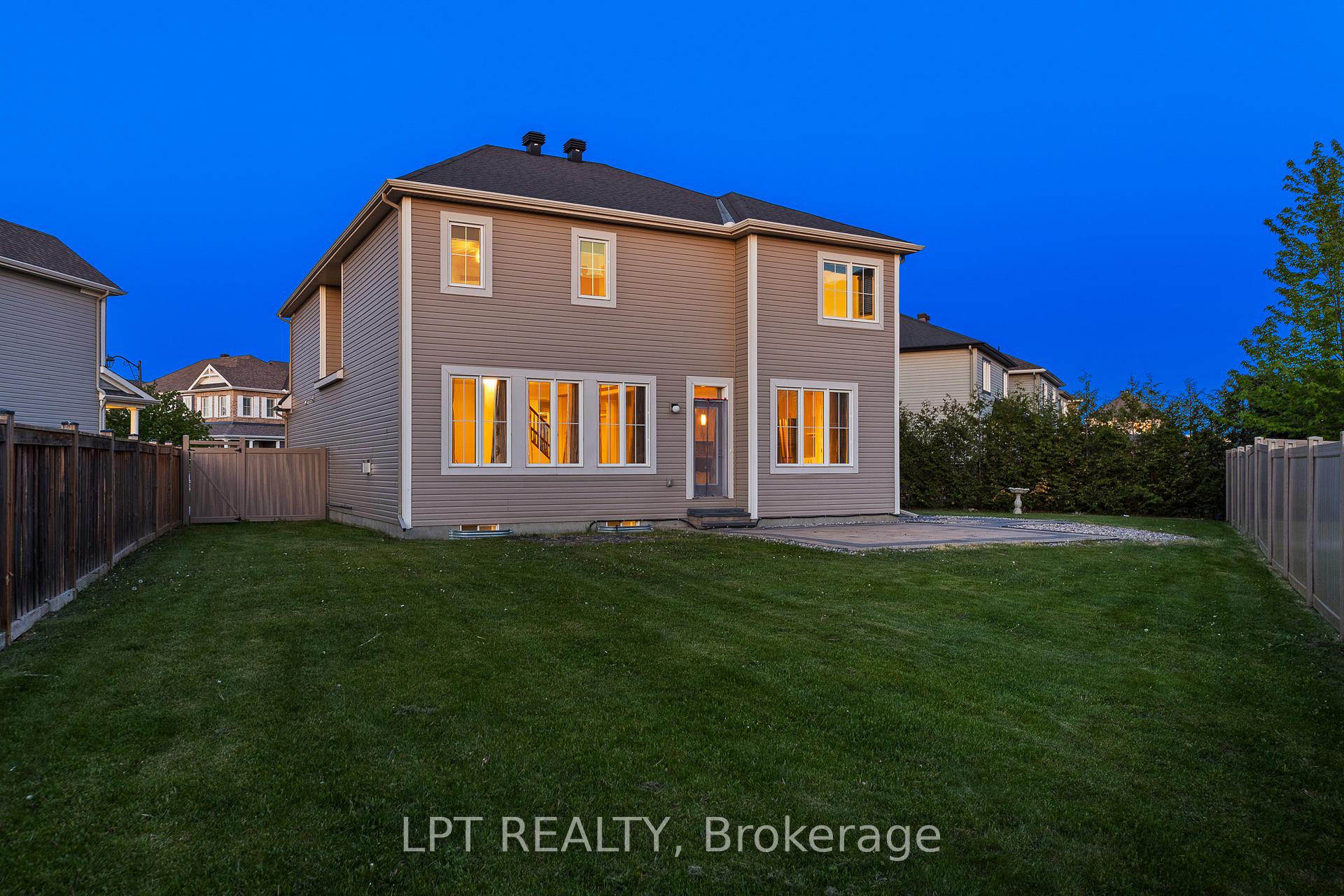 Photo 3 of 67 Bristling Crescent, Ottawa, Barrhaven - Half Moon Bay — HOMEH
