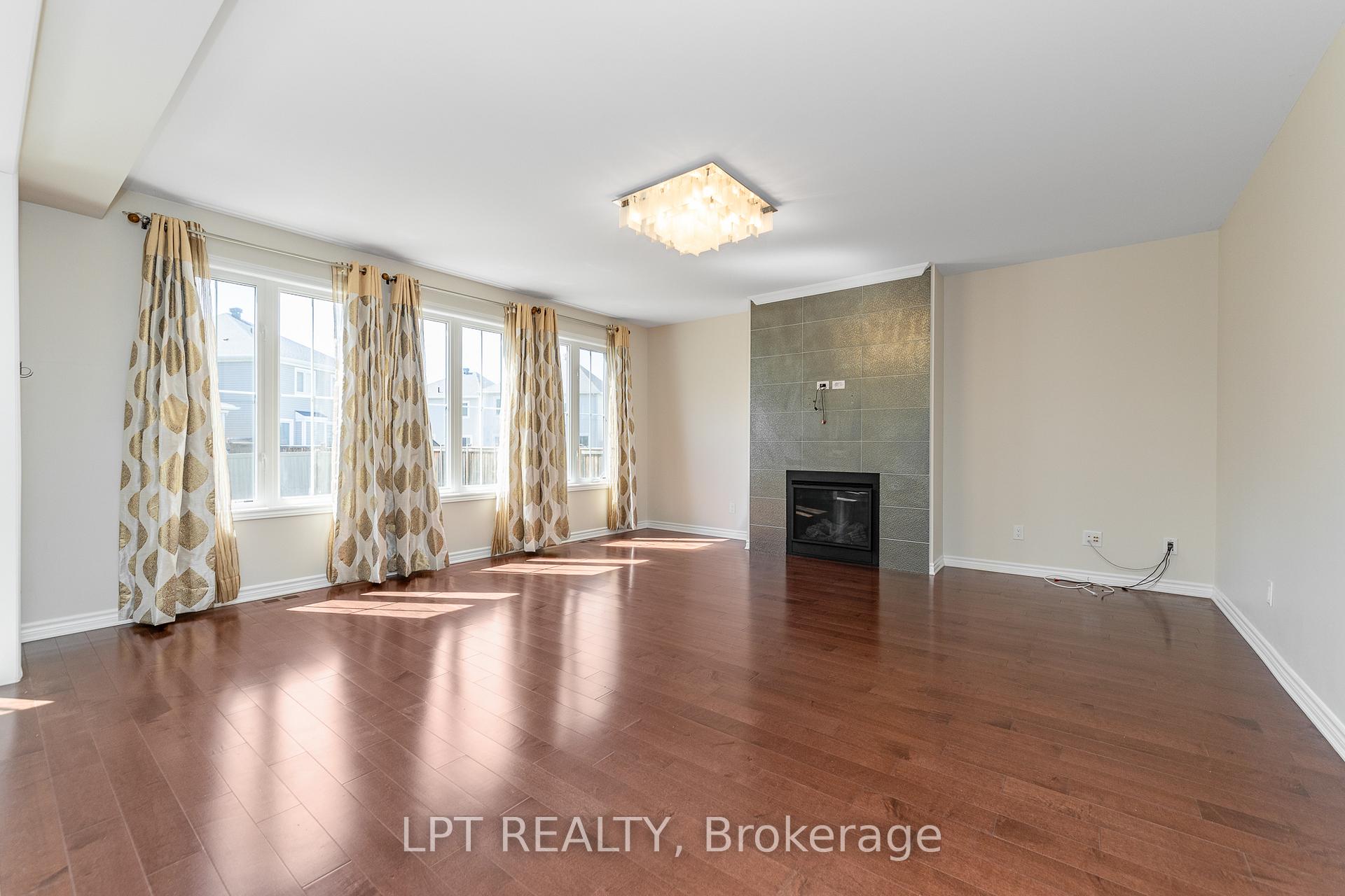 Photo 12 of 67 Bristling Crescent, Ottawa, Barrhaven - Half Moon Bay — HOMEH