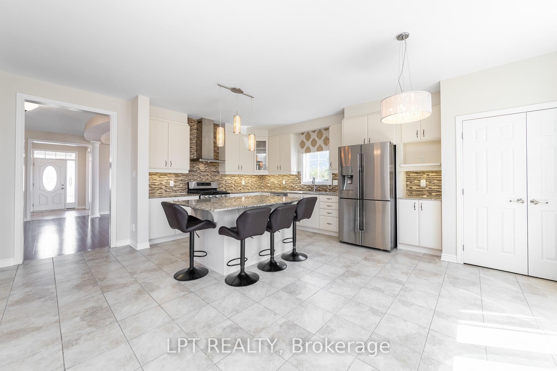 Photo 14 of 67 Bristling Crescent, Ottawa, Barrhaven - Half Moon Bay — HOMEH