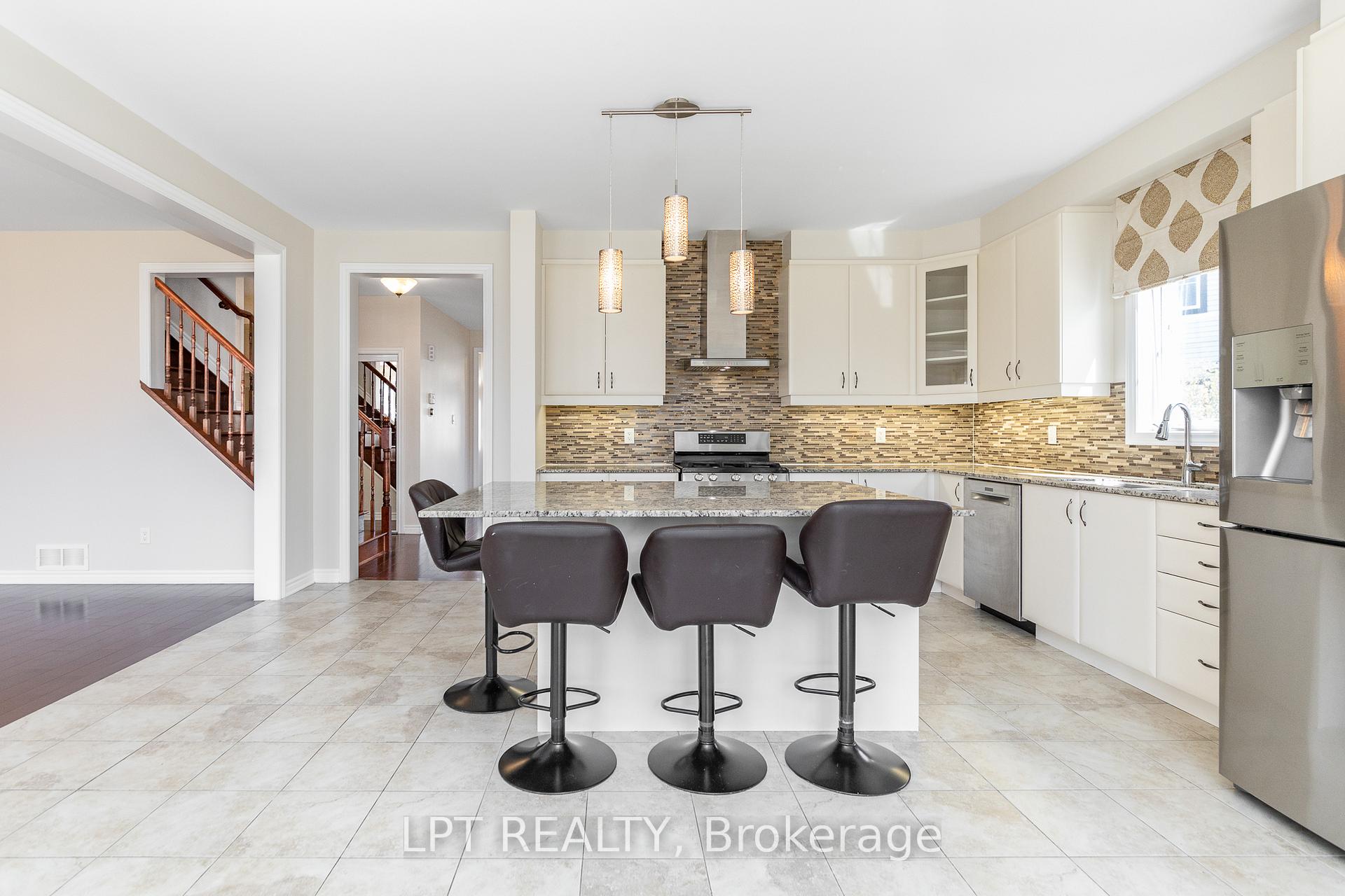 Photo 17 of 67 Bristling Crescent, Ottawa, Barrhaven - Half Moon Bay — HOMEH