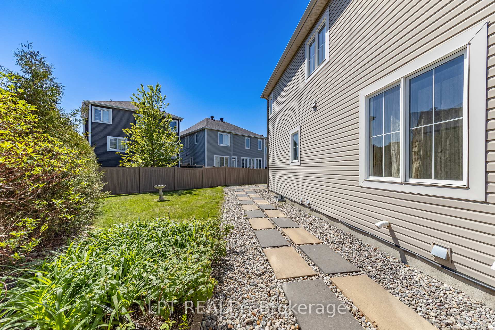 Photo 40 of 67 Bristling Crescent, Ottawa, Barrhaven - Half Moon Bay — HOMEH