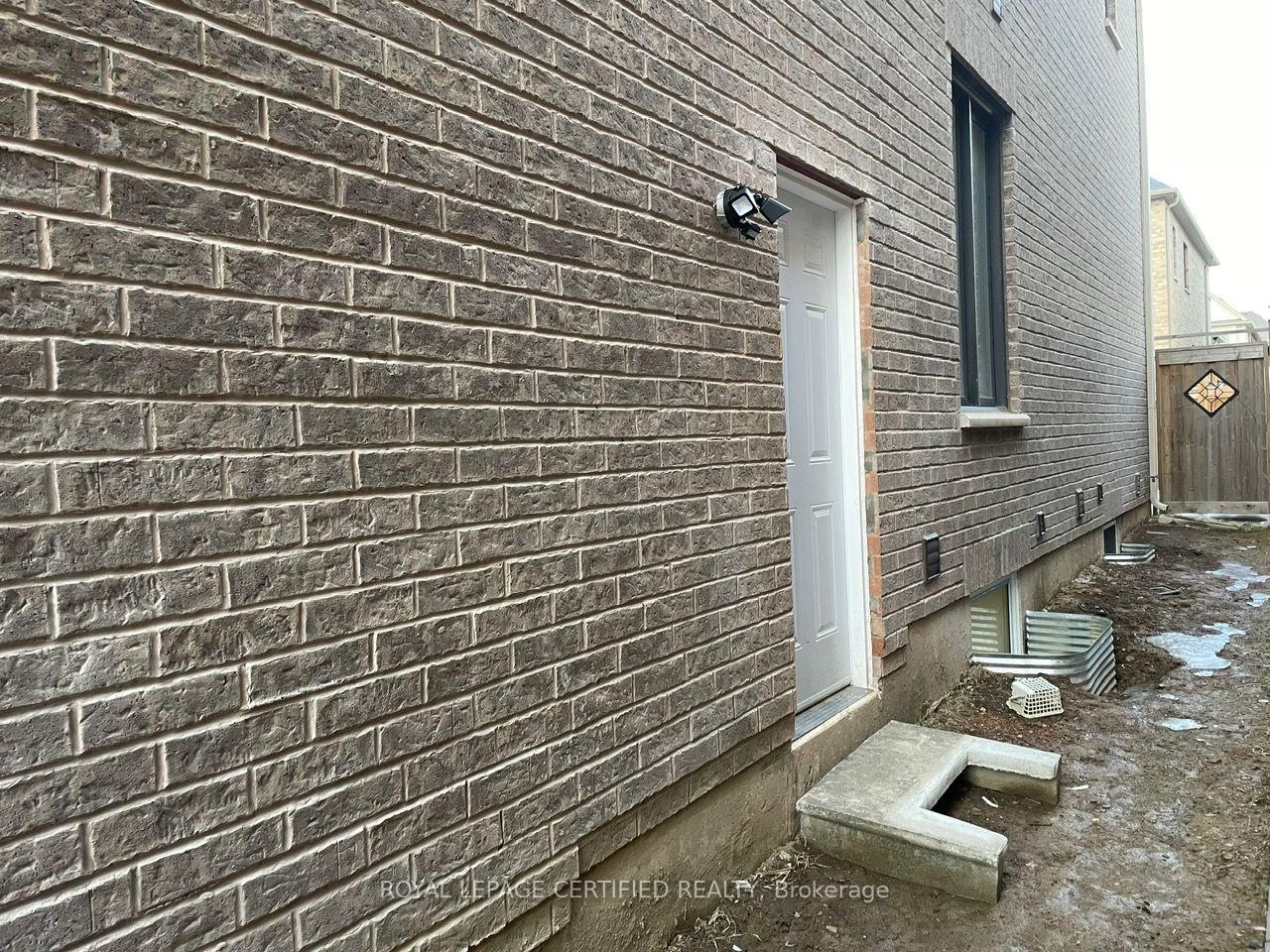 Photo 22 of Unit Bsmt, 1227 Mcphedran Point, Milton, Ford — HOMEH