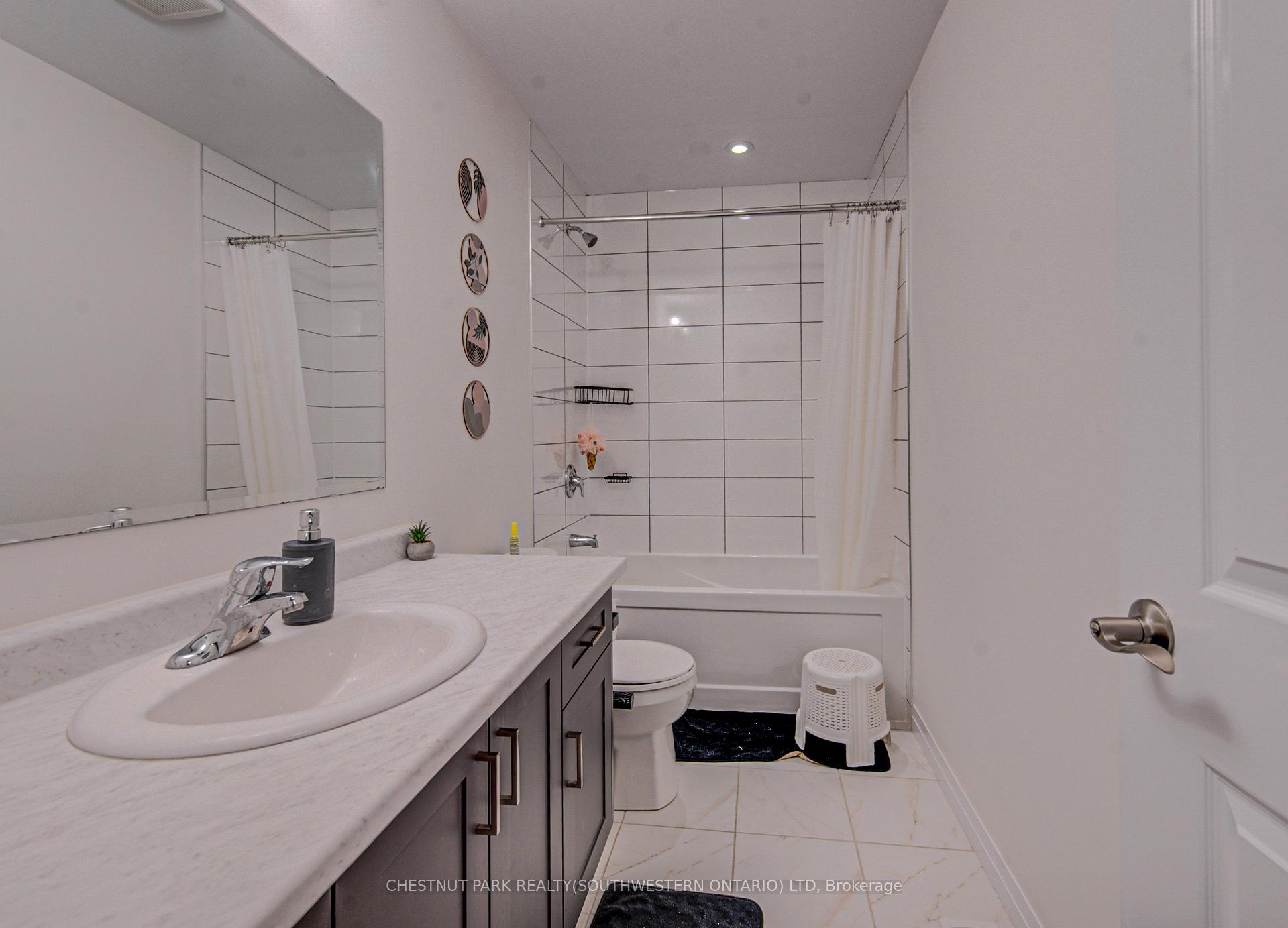 Photo 15 of 9 Queensbrook Crescent, Cambridge, Preston Heights — HOMEH