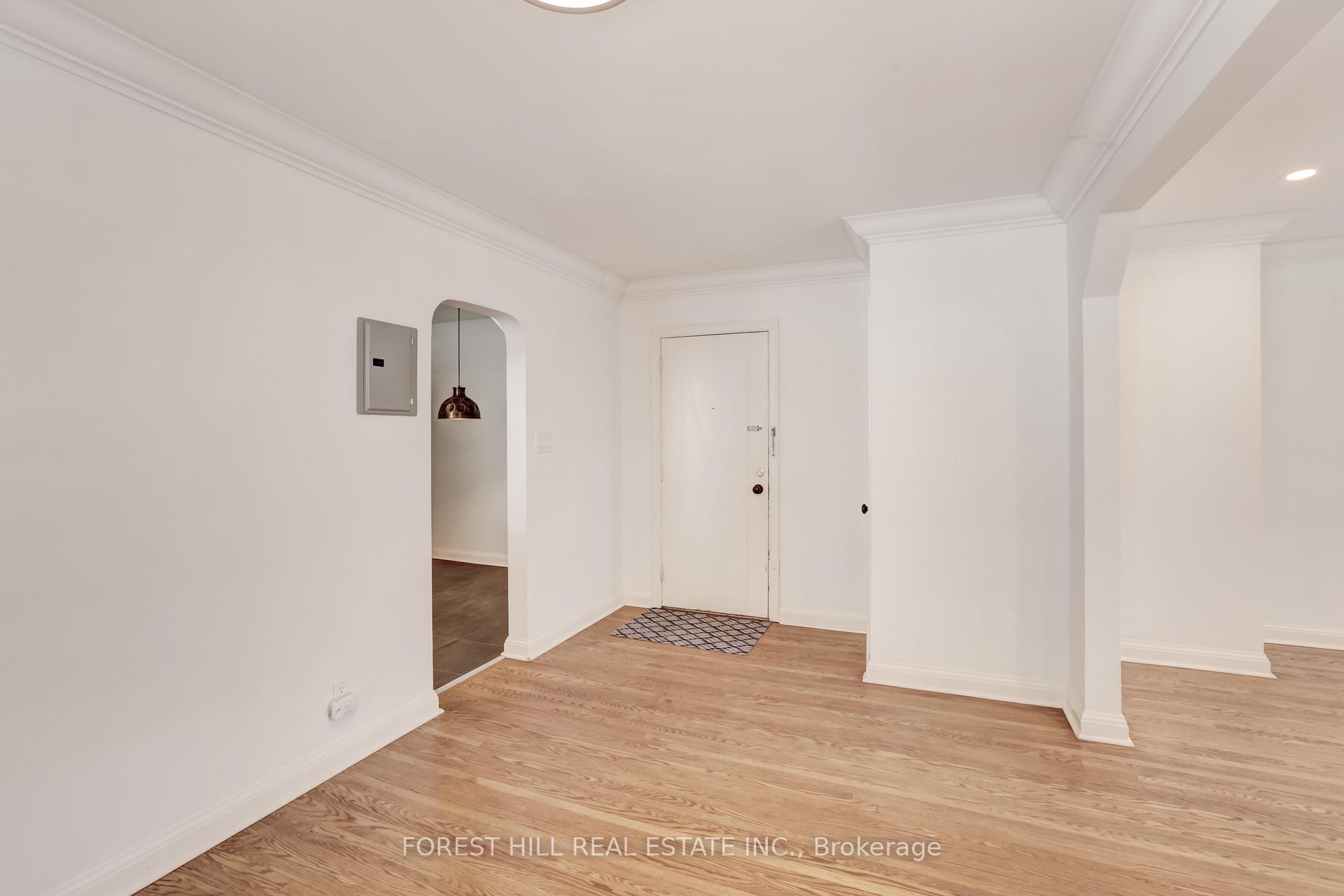 Photo 2 of Unit 4, 345 Walmer Road, Toronto, Casa Loma — HOMEH