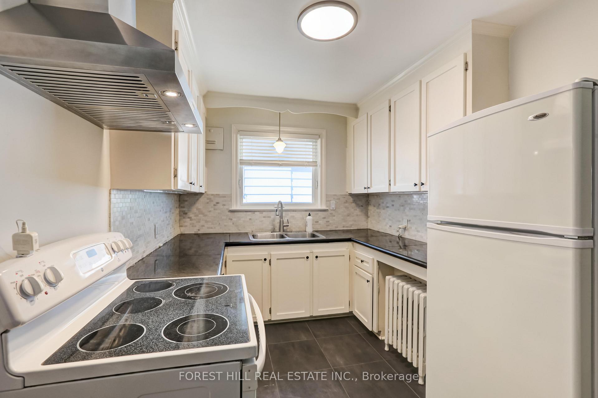 Photo 8 of Unit 4, 345 Walmer Road, Toronto, Casa Loma — HOMEH