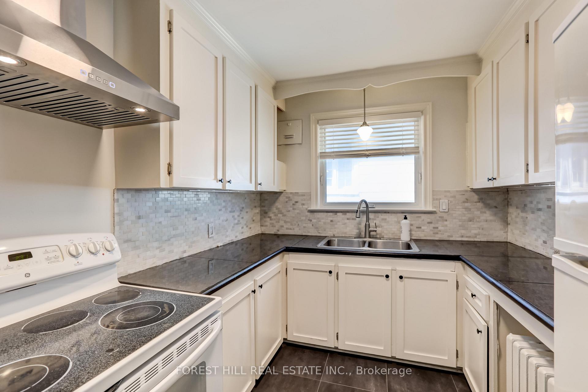 Photo 9 of Unit 4, 345 Walmer Road, Toronto, Casa Loma — HOMEH