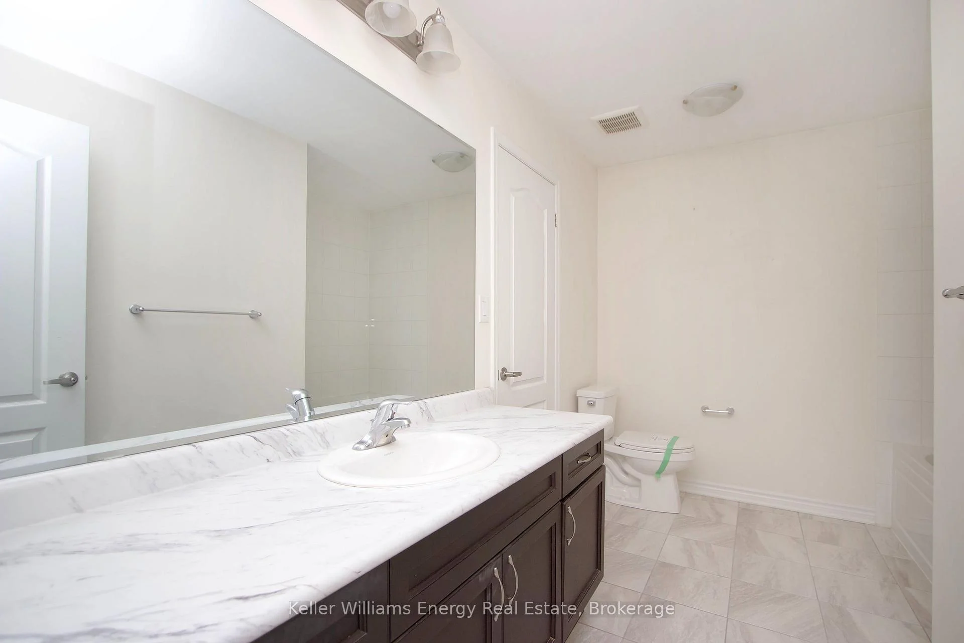 Photo 33 of 56 Westfield Drive, Whitby, Rural Whitby — HOMEH