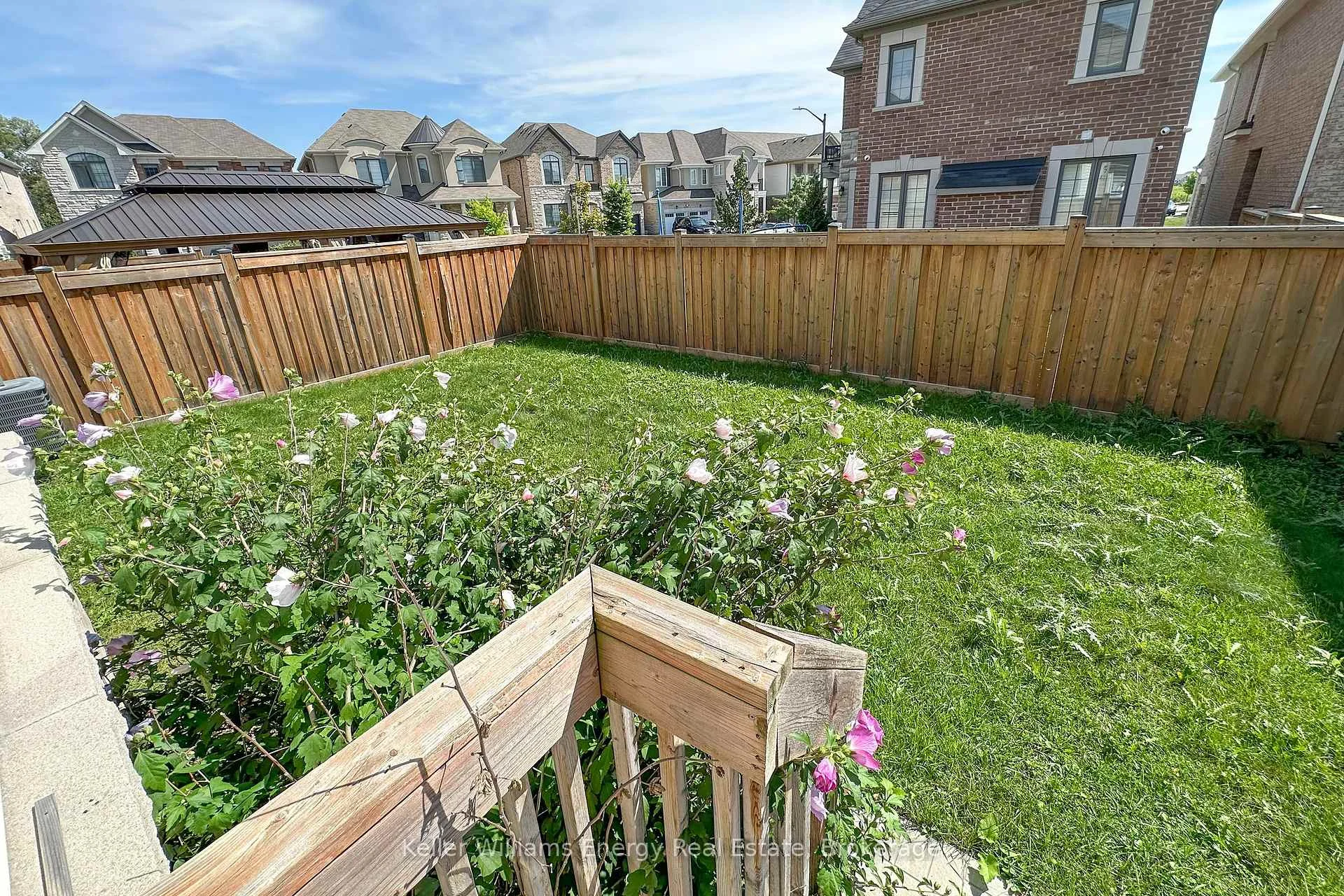 Photo 44 of 56 Westfield Drive, Whitby, Rural Whitby — HOMEH