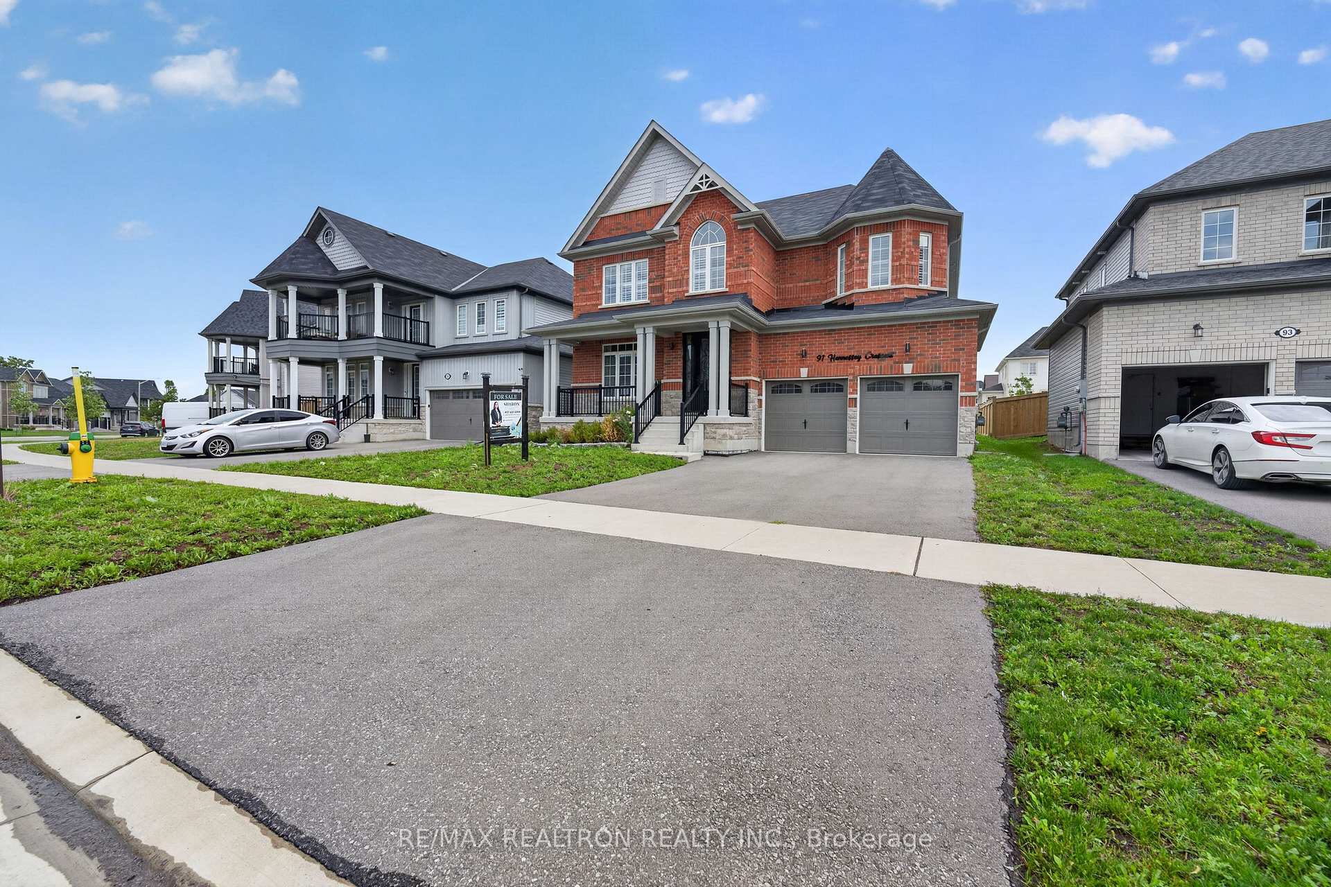 Photo 2 of 91 Hennessey Crescent, Kawartha Lakes, Lindsay — HOMEH