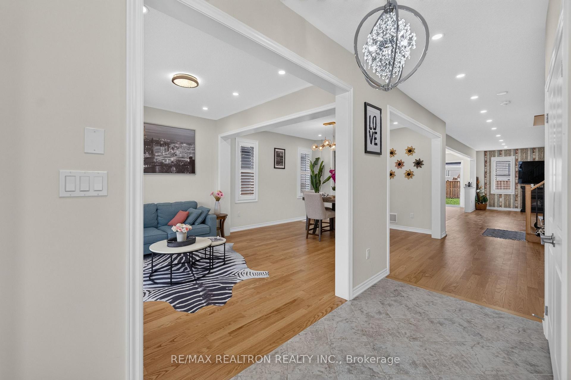 Photo 7 of 91 Hennessey Crescent, Kawartha Lakes, Lindsay — HOMEH