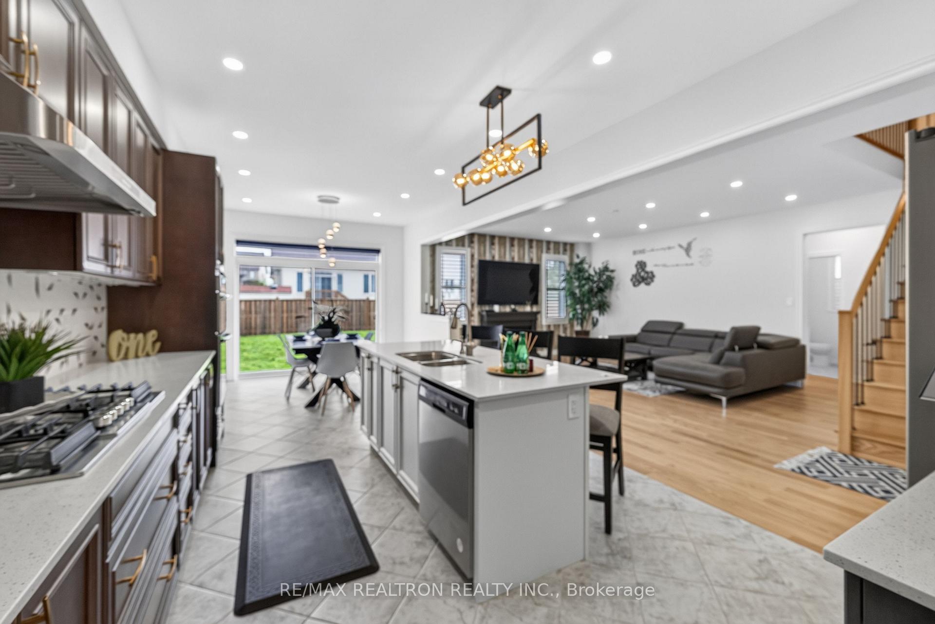Photo 13 of 91 Hennessey Crescent, Kawartha Lakes, Lindsay — HOMEH
