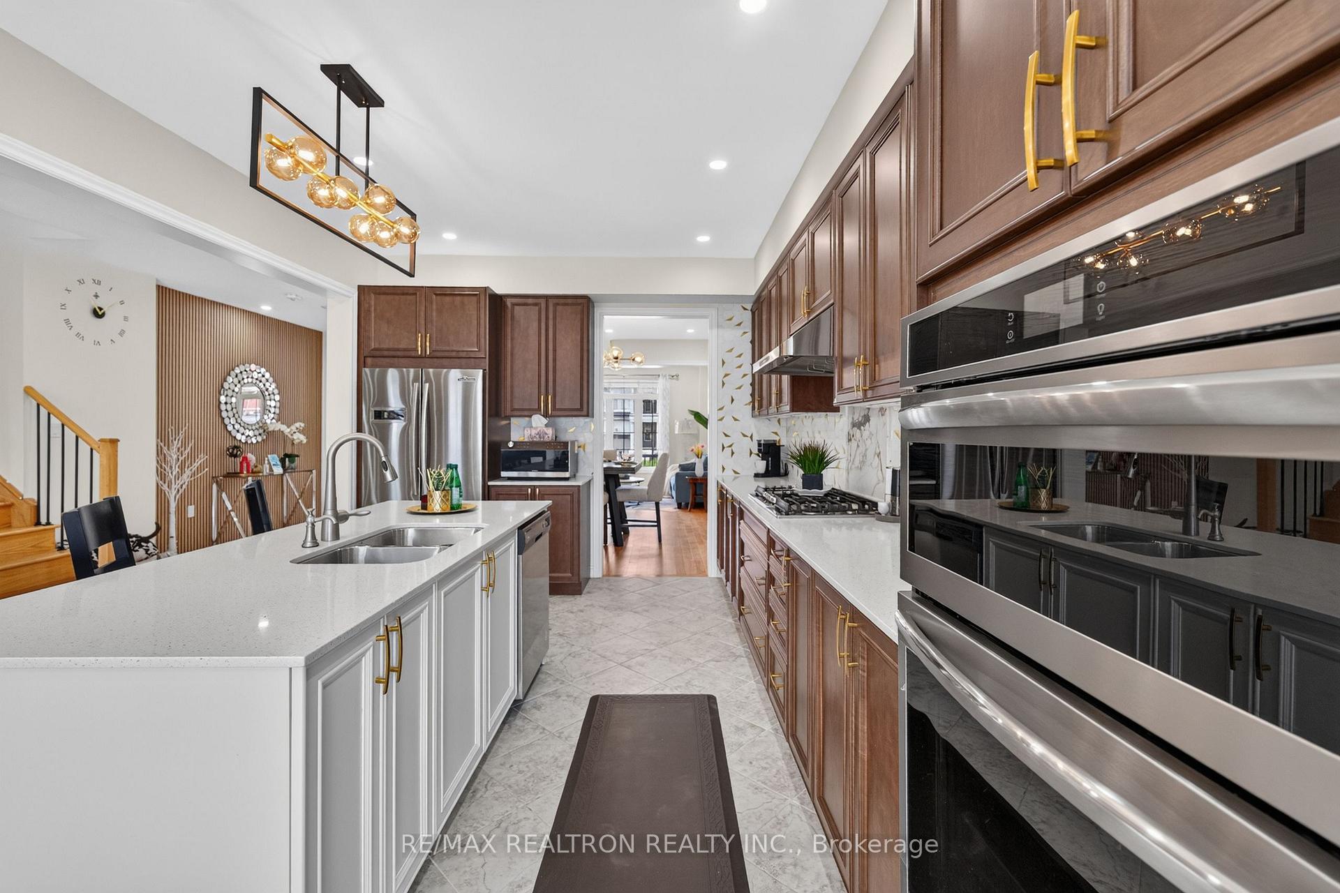 Photo 14 of 91 Hennessey Crescent, Kawartha Lakes, Lindsay — HOMEH