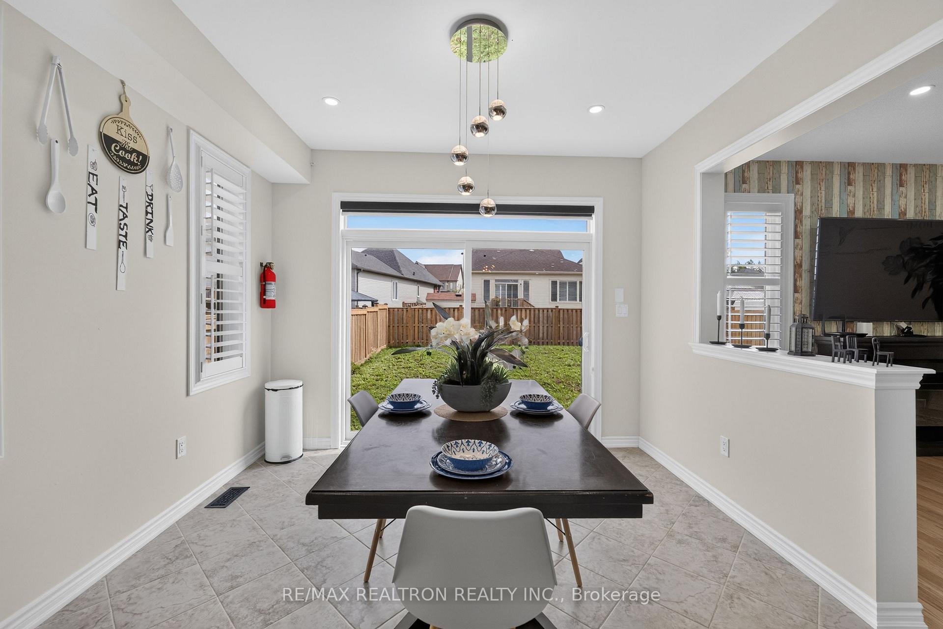 Photo 18 of 91 Hennessey Crescent, Kawartha Lakes, Lindsay — HOMEH