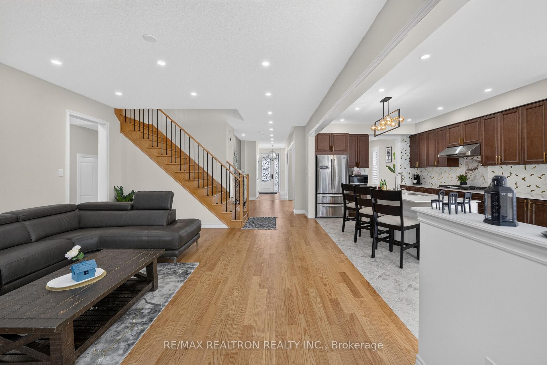 Photo 25 of 91 Hennessey Crescent, Kawartha Lakes, Lindsay — HOMEH