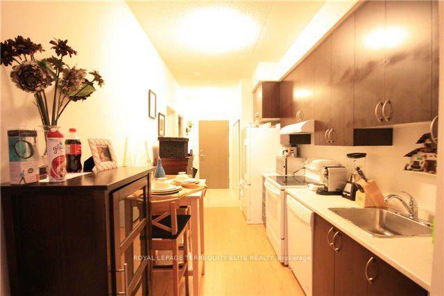 Photo 5 of Unit 110, 35 Saranac Boulevard, Toronto, Englemount-Lawrence — HOMEH