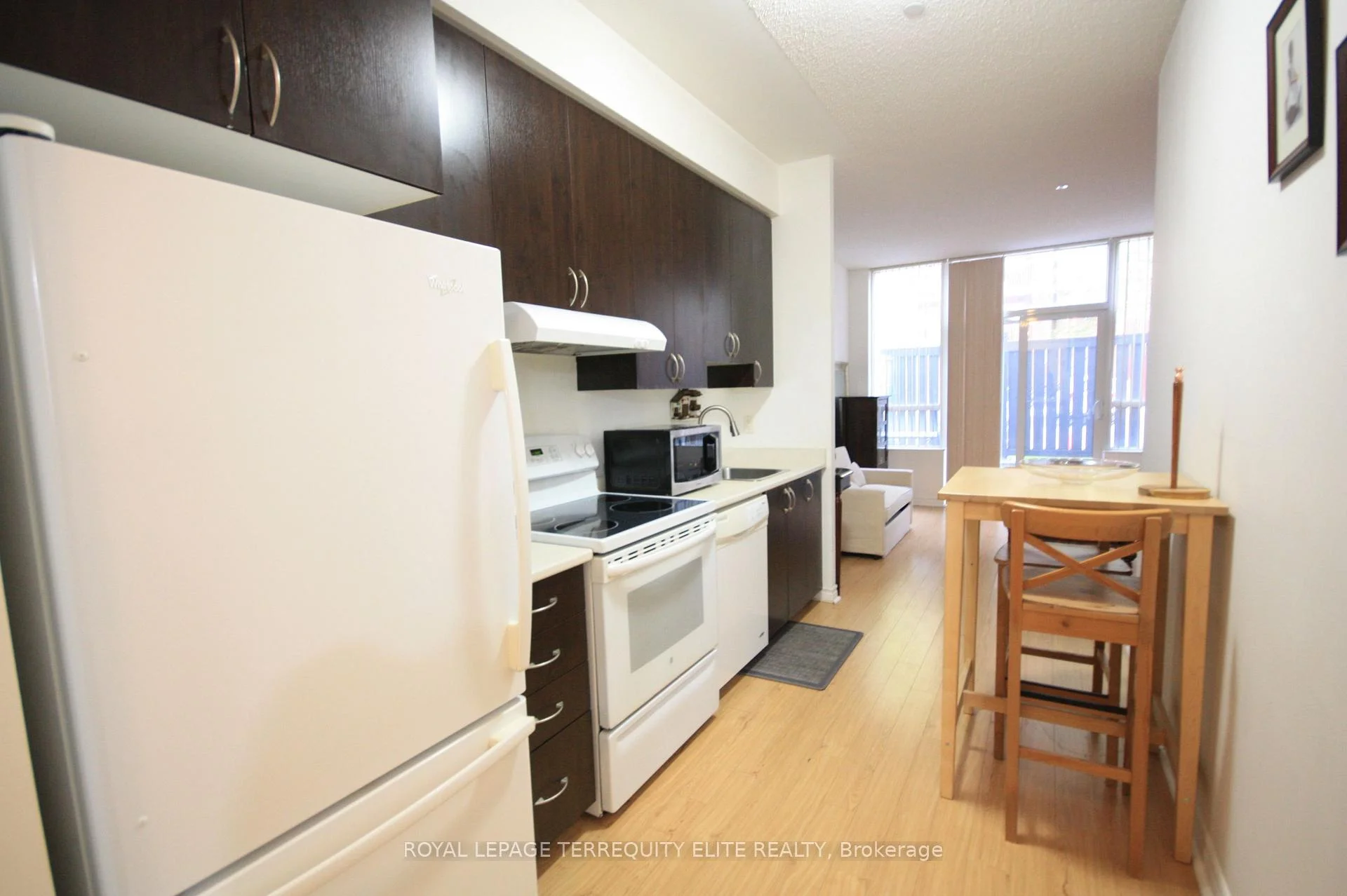 Photo 8 of Unit 110, 35 Saranac Boulevard, Toronto, Englemount-Lawrence — HOMEH