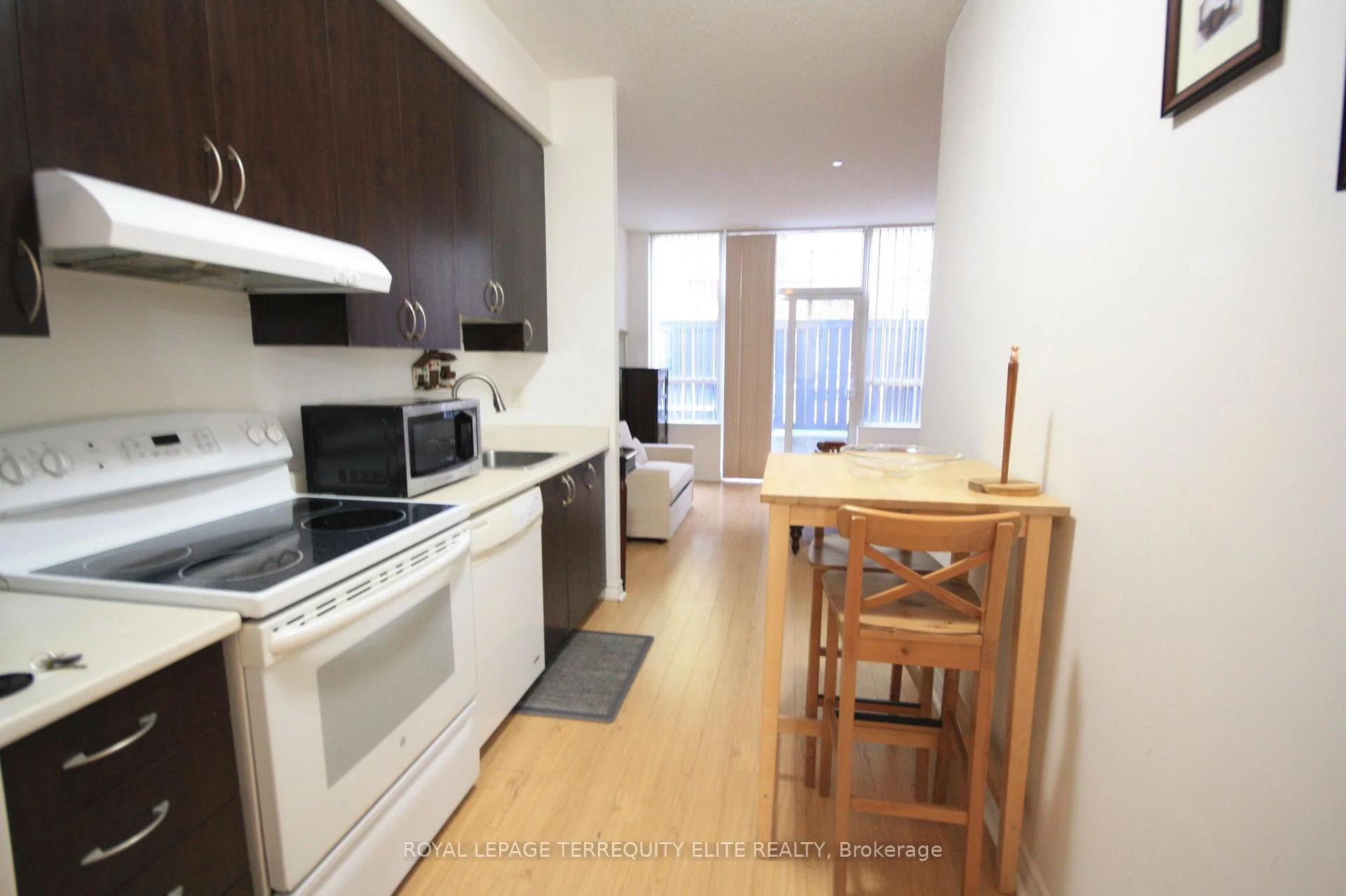 Photo 12 of Unit 110, 35 Saranac Boulevard, Toronto, Englemount-Lawrence — HOMEH