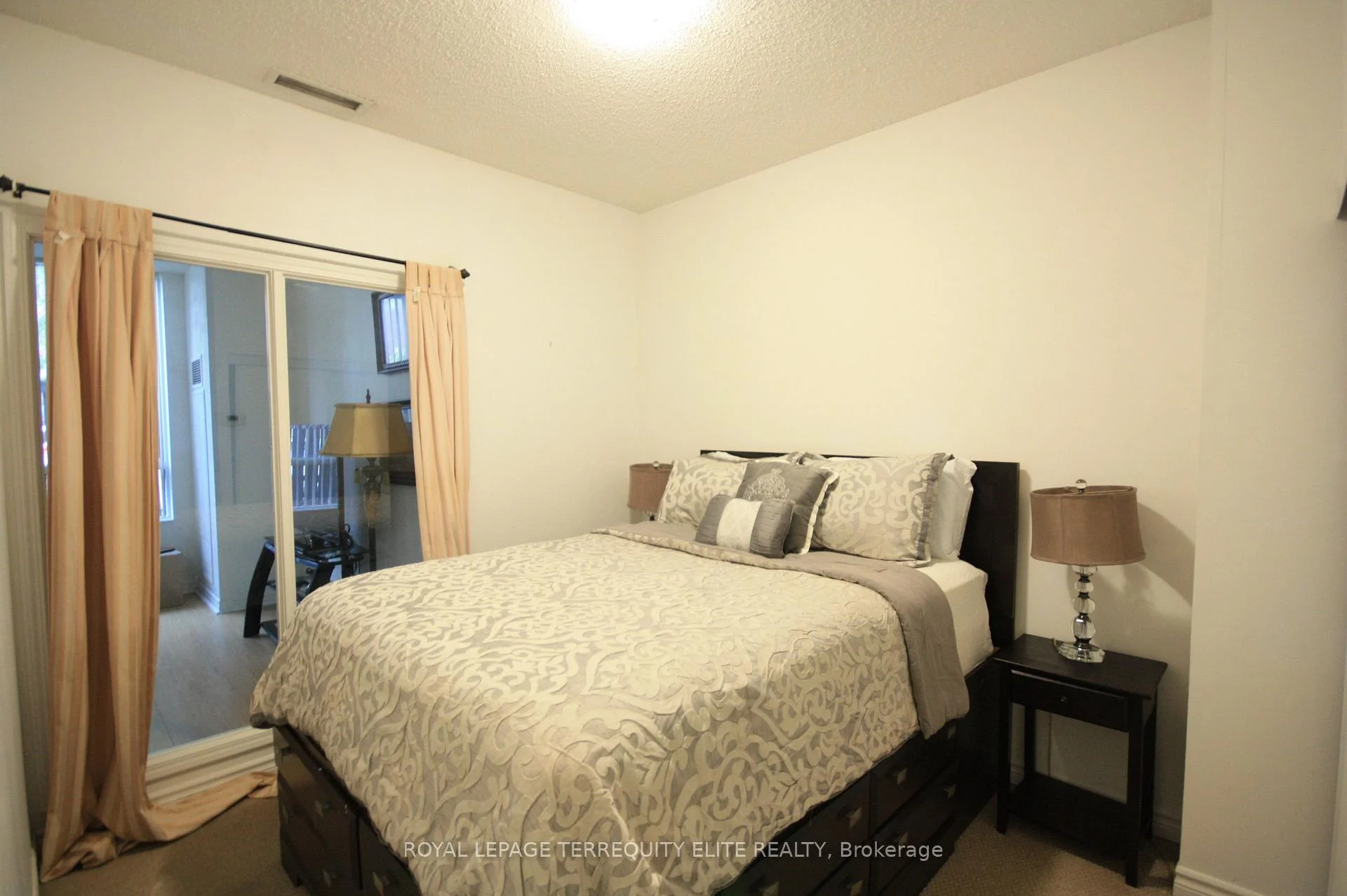 Photo 13 of Unit 110, 35 Saranac Boulevard, Toronto, Englemount-Lawrence — HOMEH
