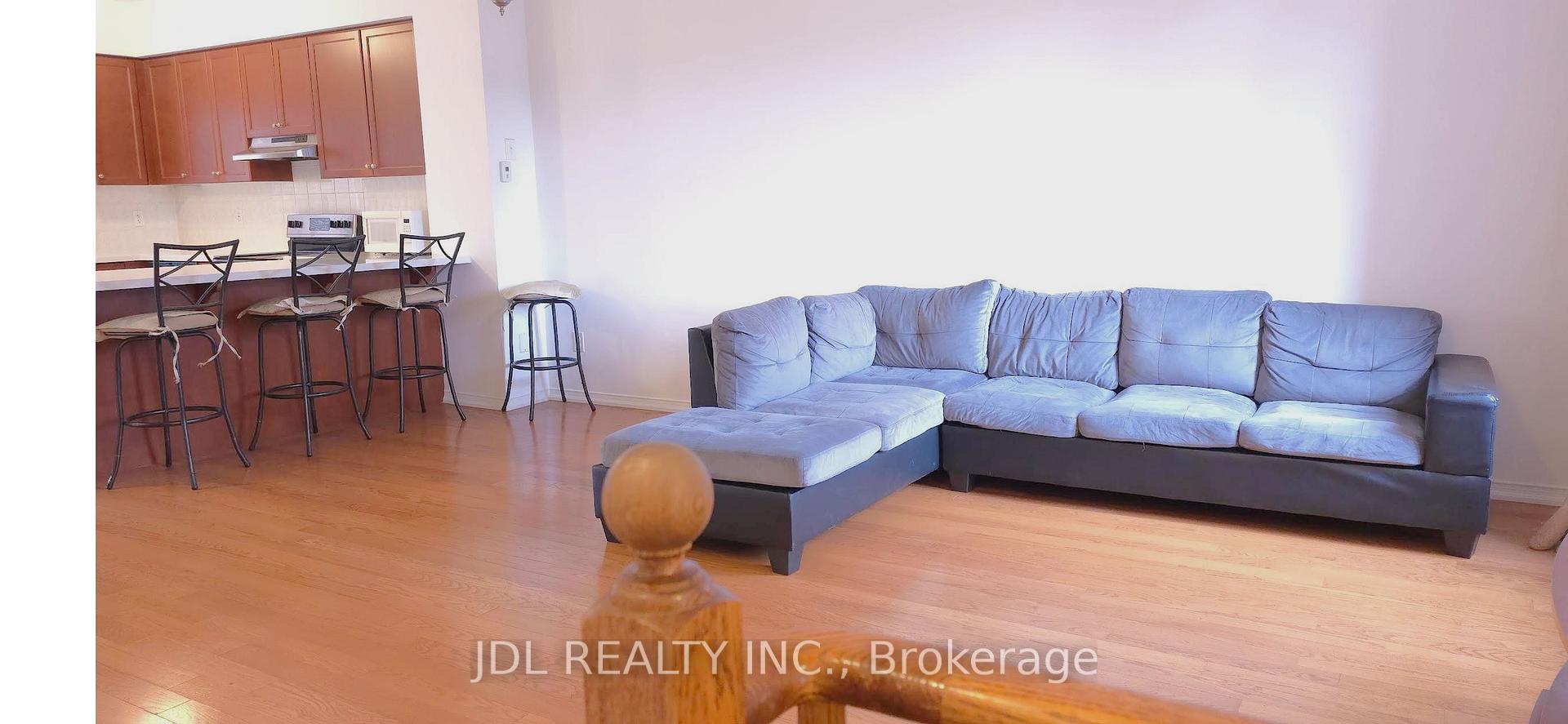 Photo 4 of 103 John Bell Crescent, Scarborough, Clairlea-Birchmount — HOMEH