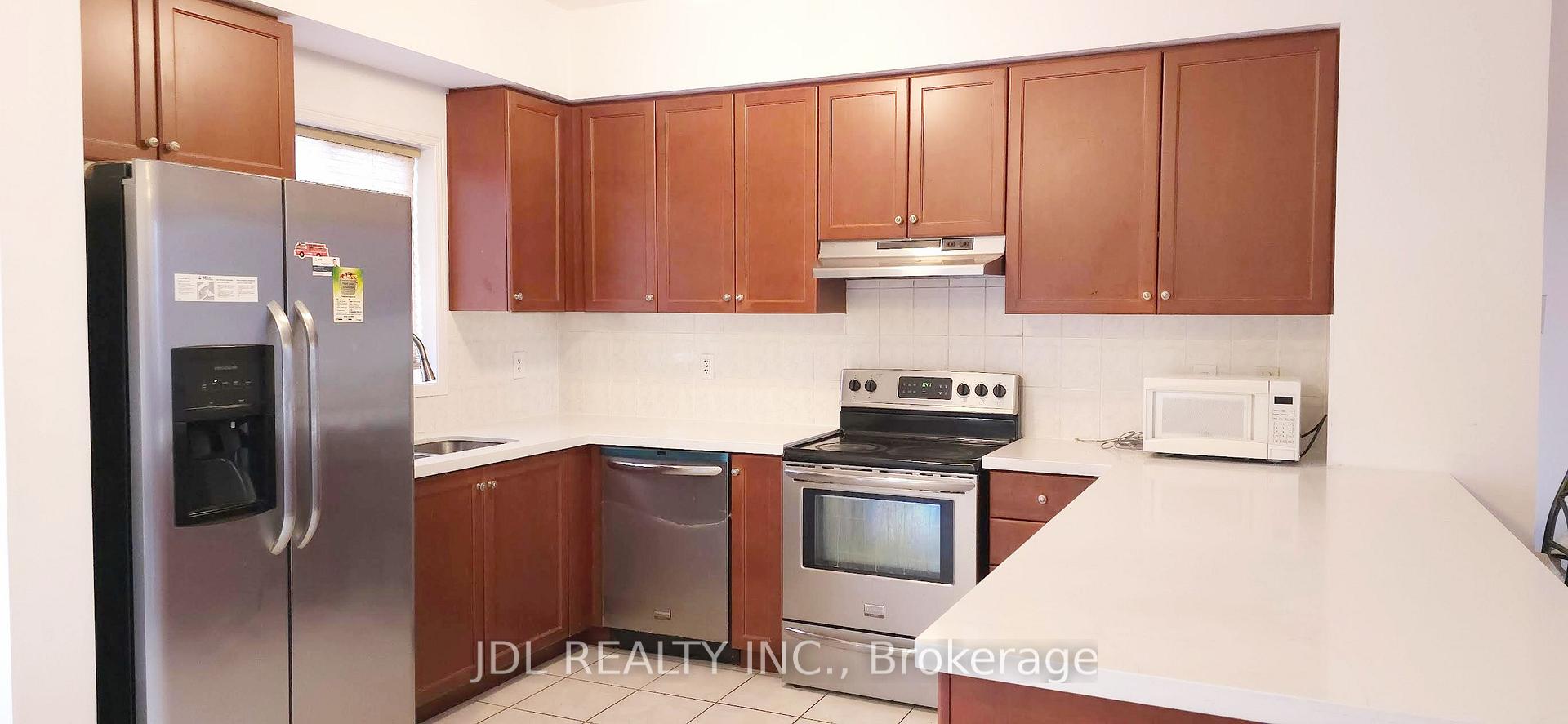 Photo 5 of 103 John Bell Crescent, Scarborough, Clairlea-Birchmount — HOMEH