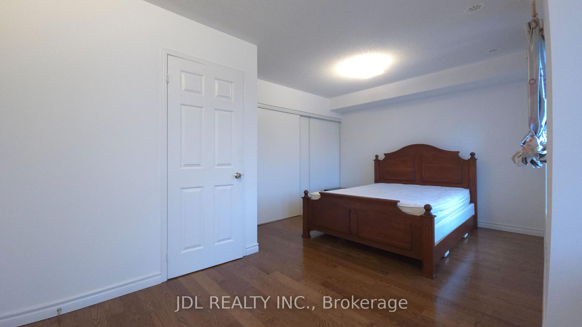 Photo 7 of 103 John Bell Crescent, Scarborough, Clairlea-Birchmount — HOMEH