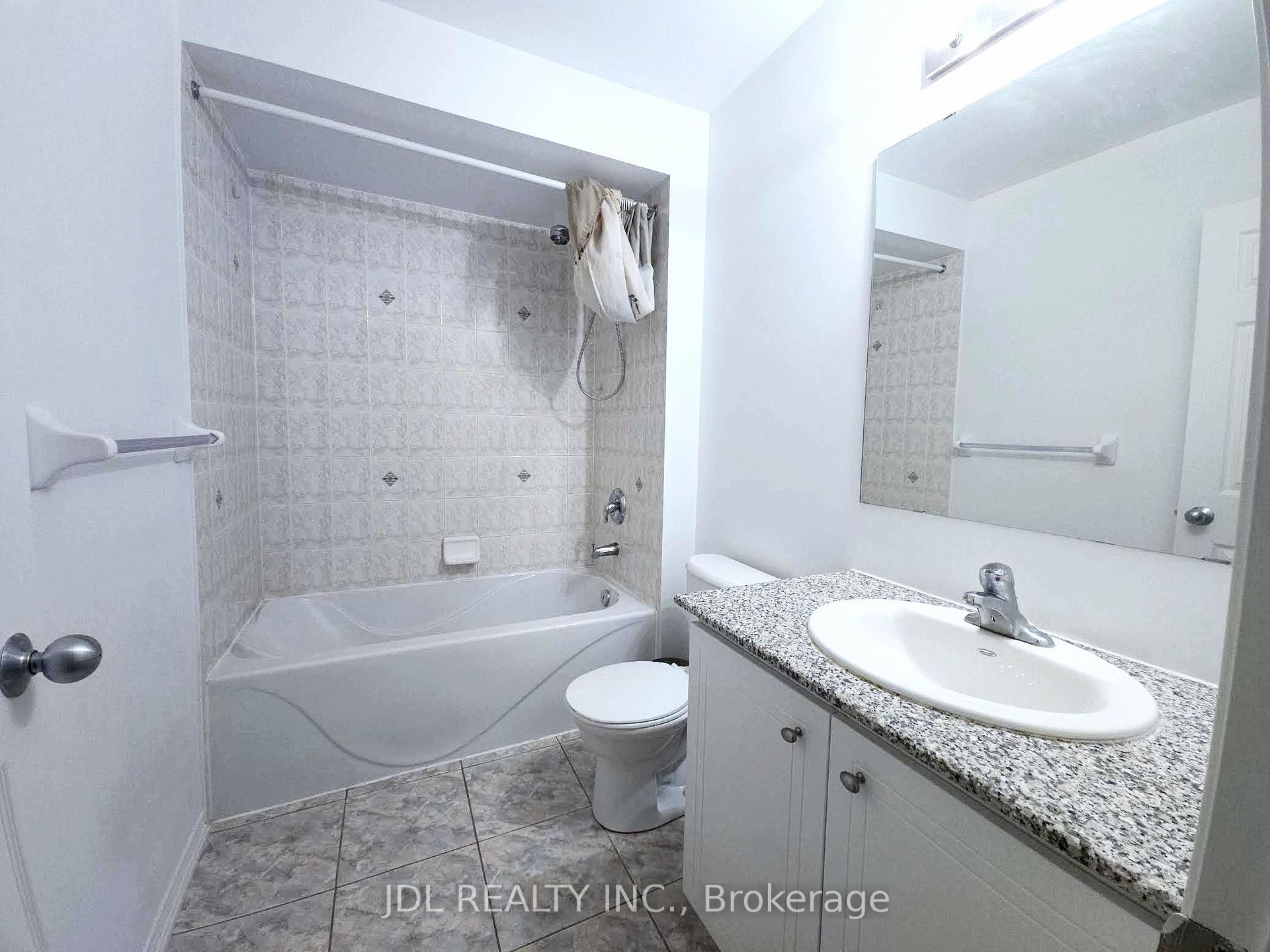 Photo 8 of 103 John Bell Crescent, Scarborough, Clairlea-Birchmount — HOMEH